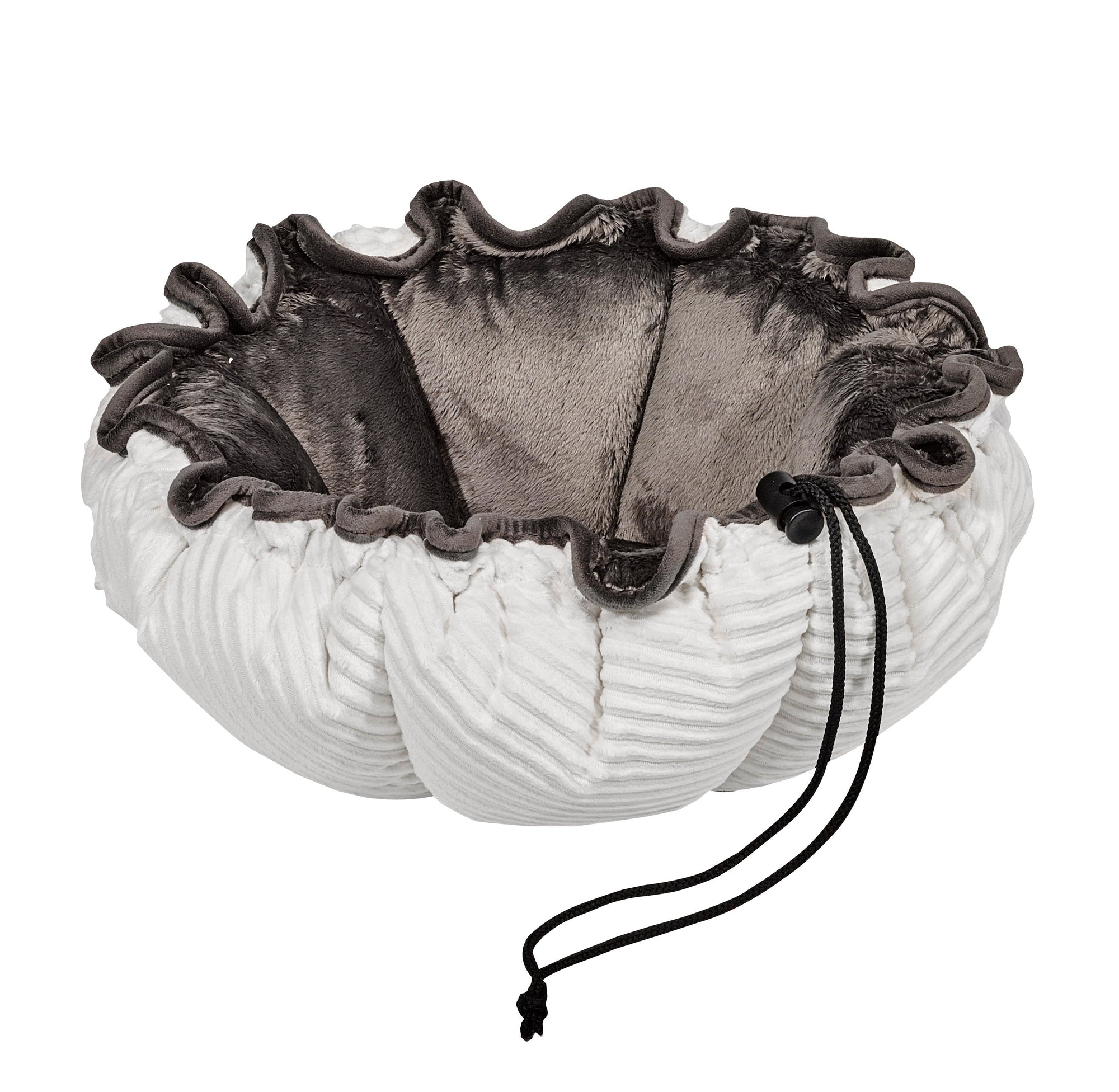 Buttercup-style pet bed with cozy, nest-like design from HT Animal Supply