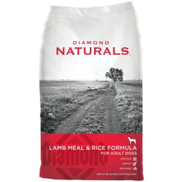 Diamond Naturals pet food collection featuring premium dog and cat food made with real meat and wholesome natural ingredients