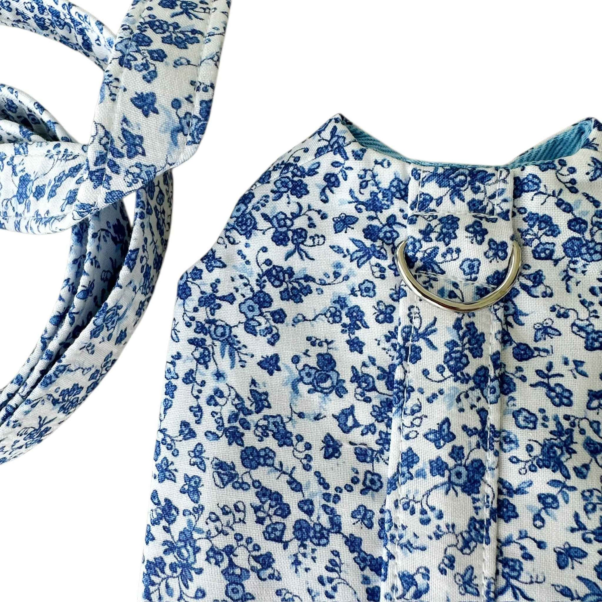 Heads or Tails Pup Blue Floral Toile Dog Leash