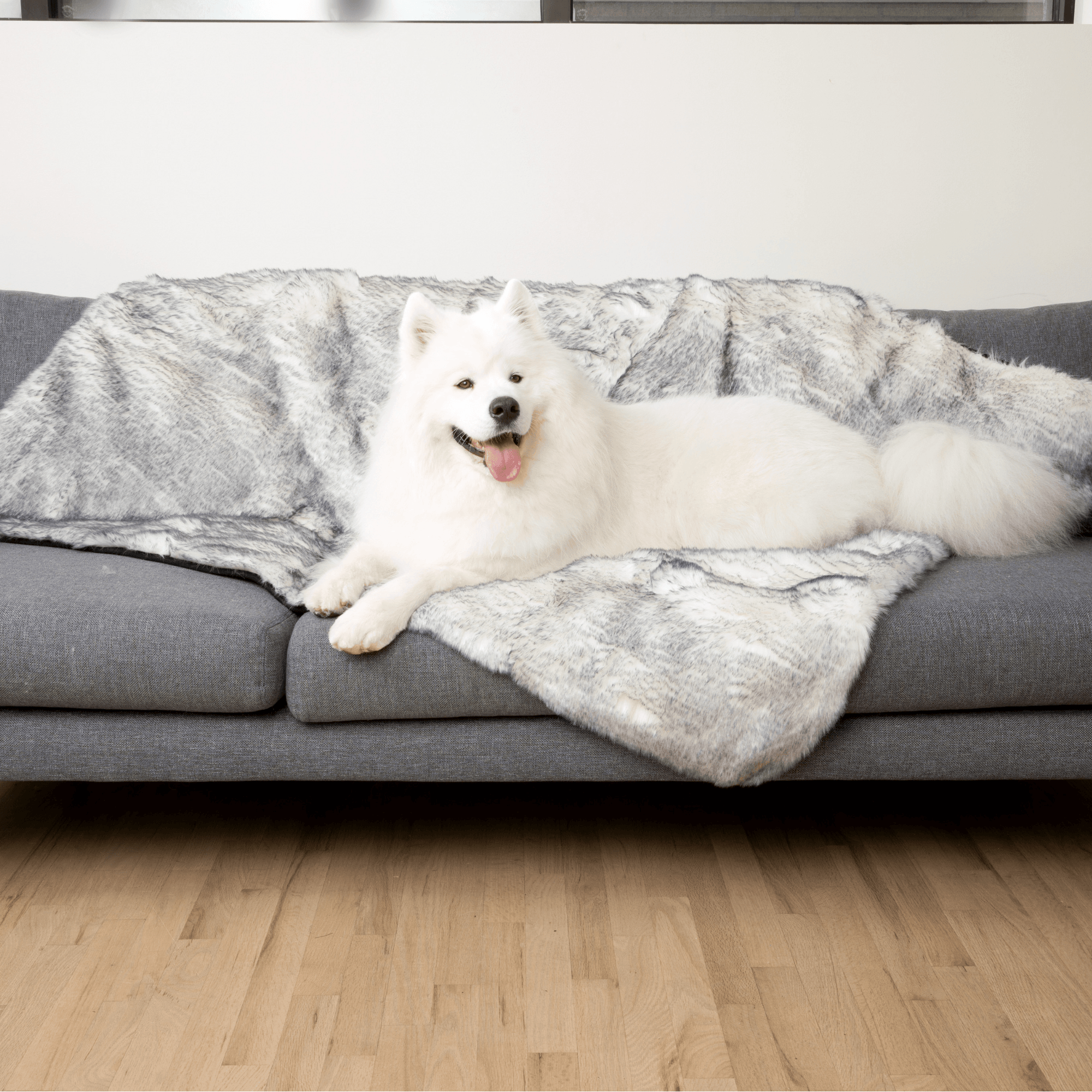PupProtector Luxe Waterproof Faux Fur Blanket Ultra Plush Arctic Fox