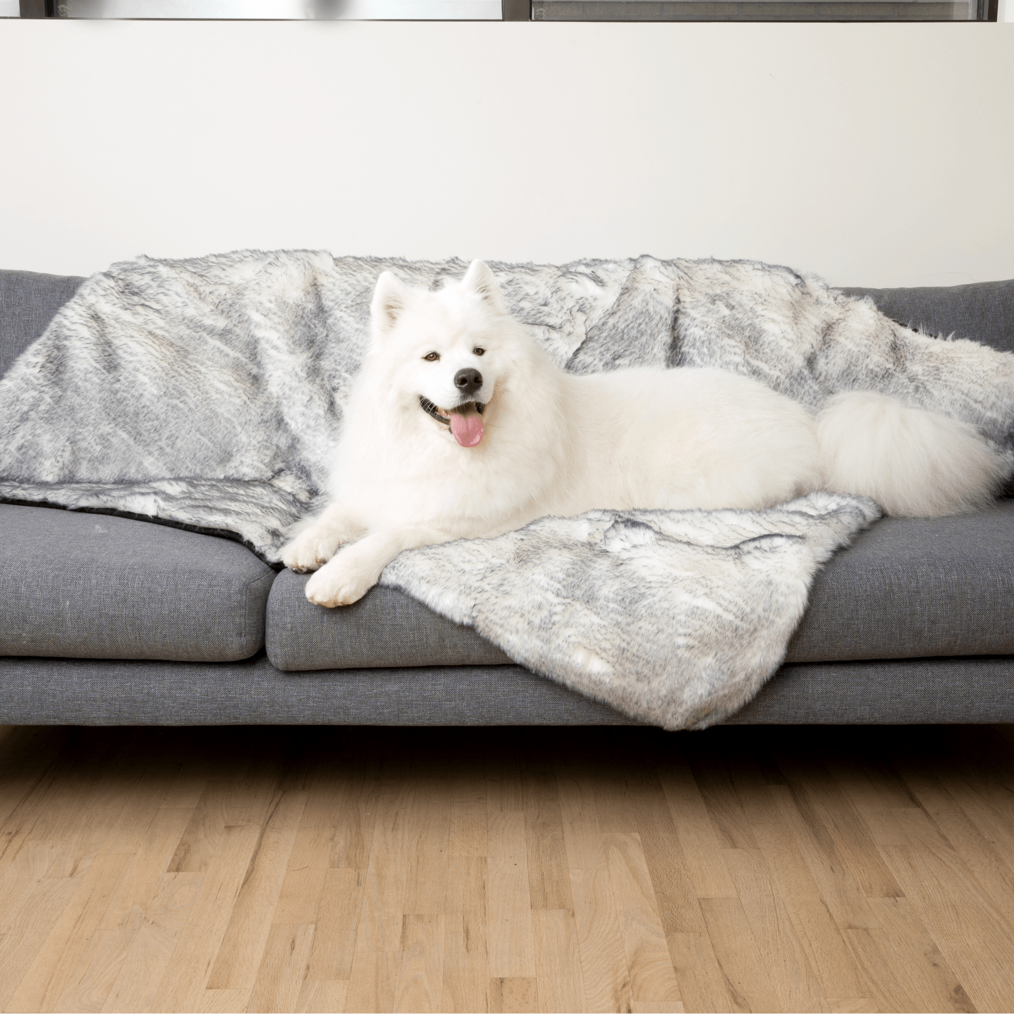 PupProtector Luxe Waterproof Faux Fur Blanket Ultra Plush Arctic Fox