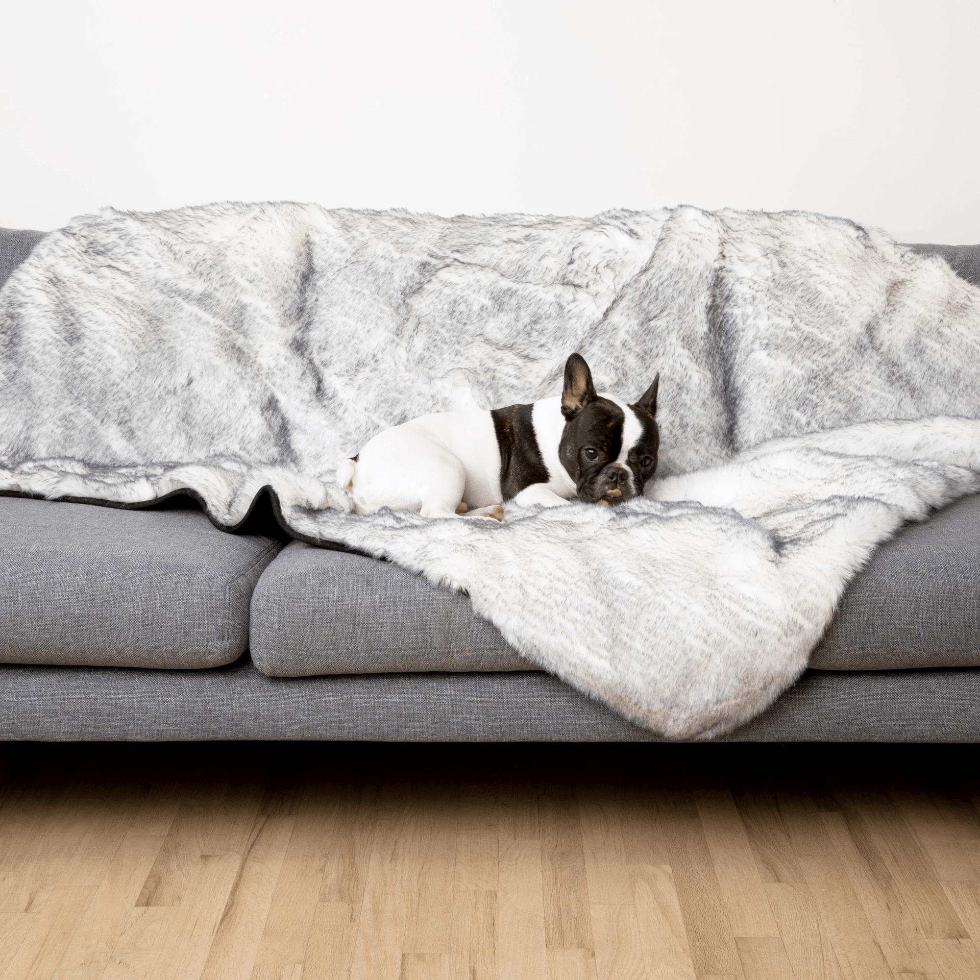 PupProtector Luxe Waterproof Faux Fur Blanket Ultra Plush Arctic Fox