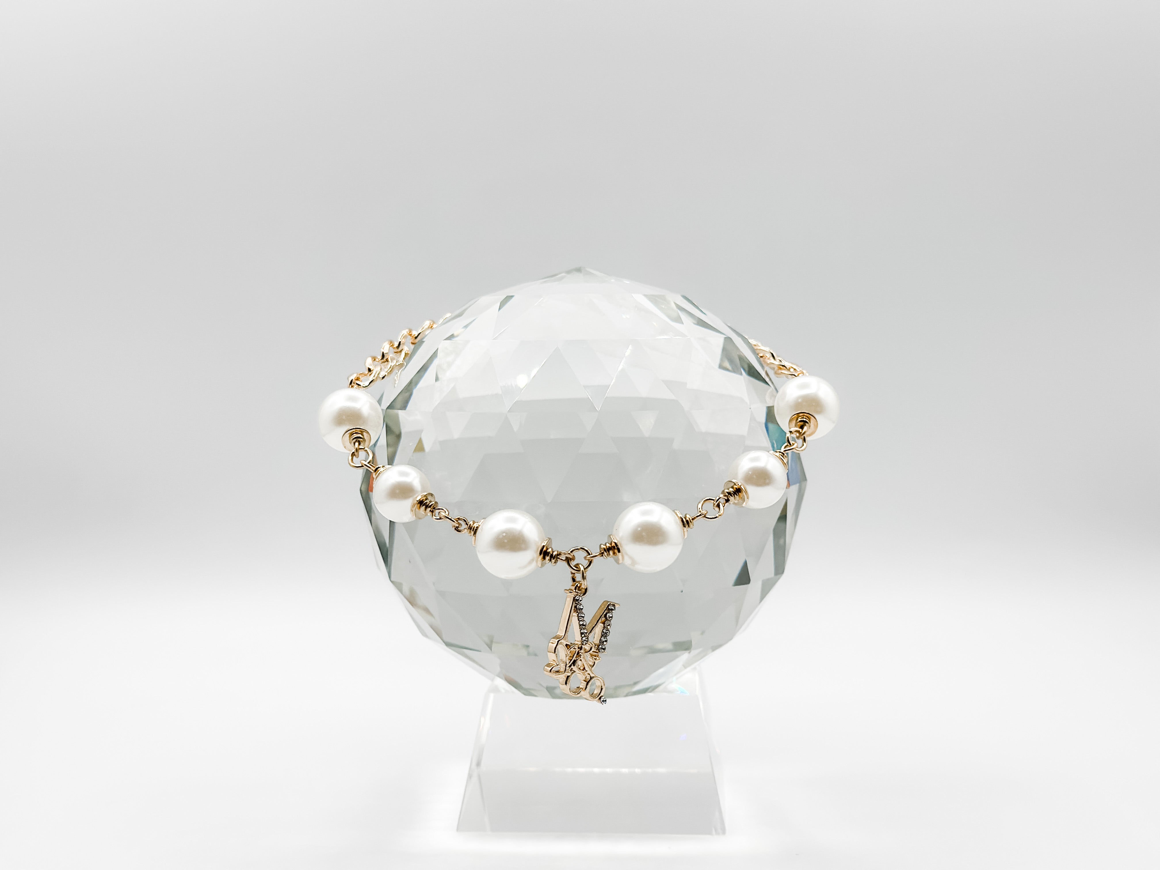 The Iconic Pearl Necklace