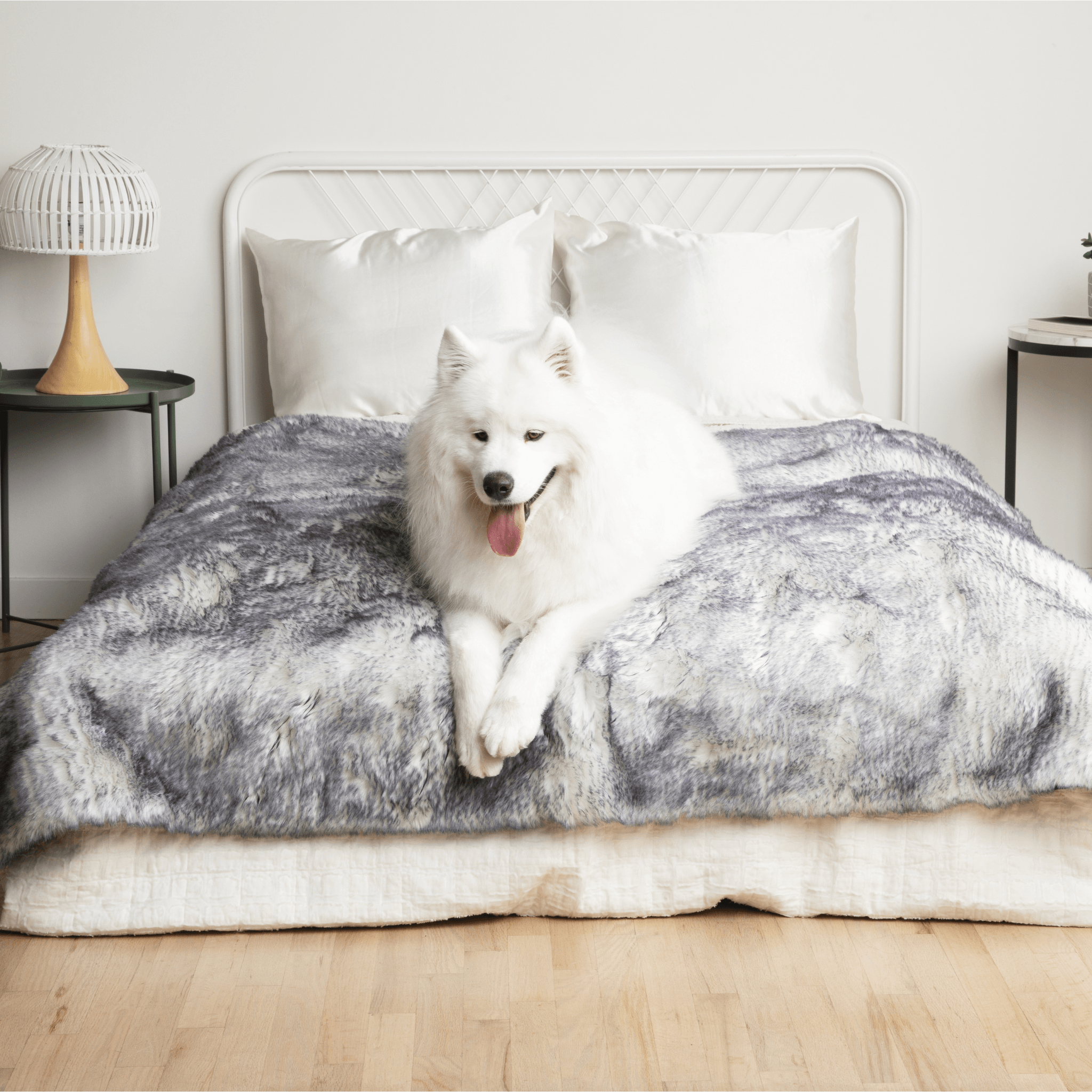 PupProtector Luxe Waterproof Faux Fur Blanket Ultra Plush Arctic Fox