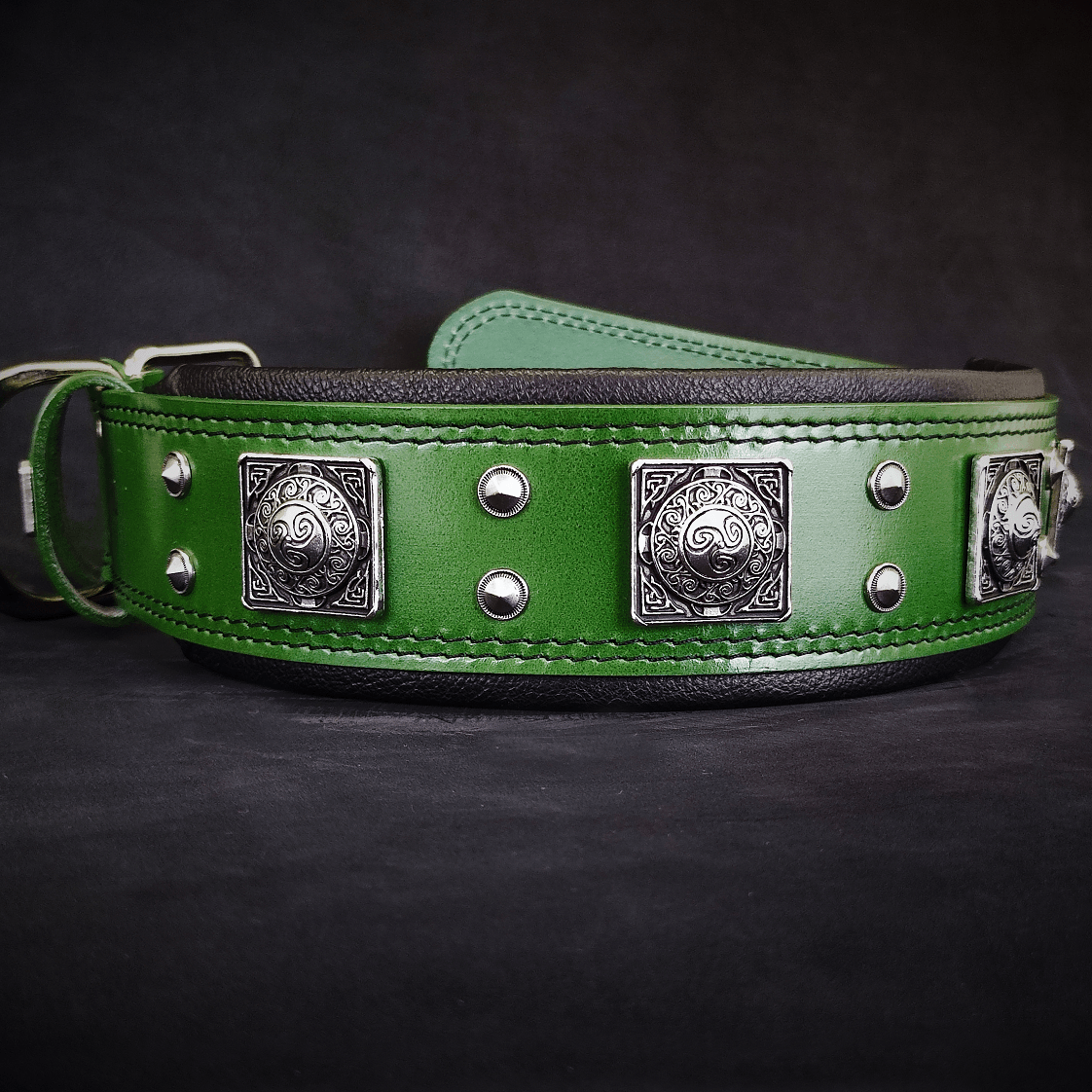 Bestia Eros 2.5-Inch Wide Green Leather Dog Collar