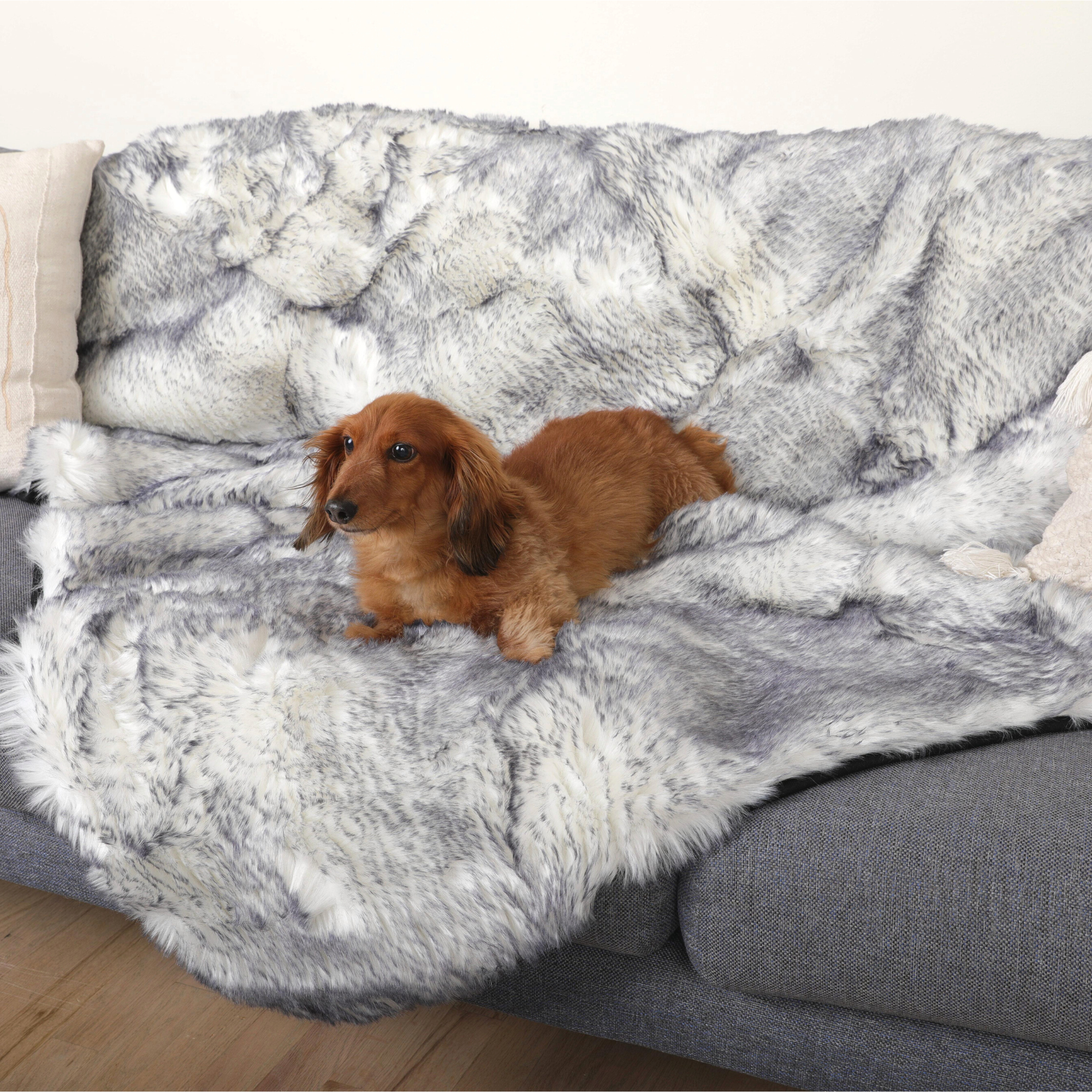 PupProtector Luxe Waterproof Faux Fur Blanket Ultra Plush Arctic Fox