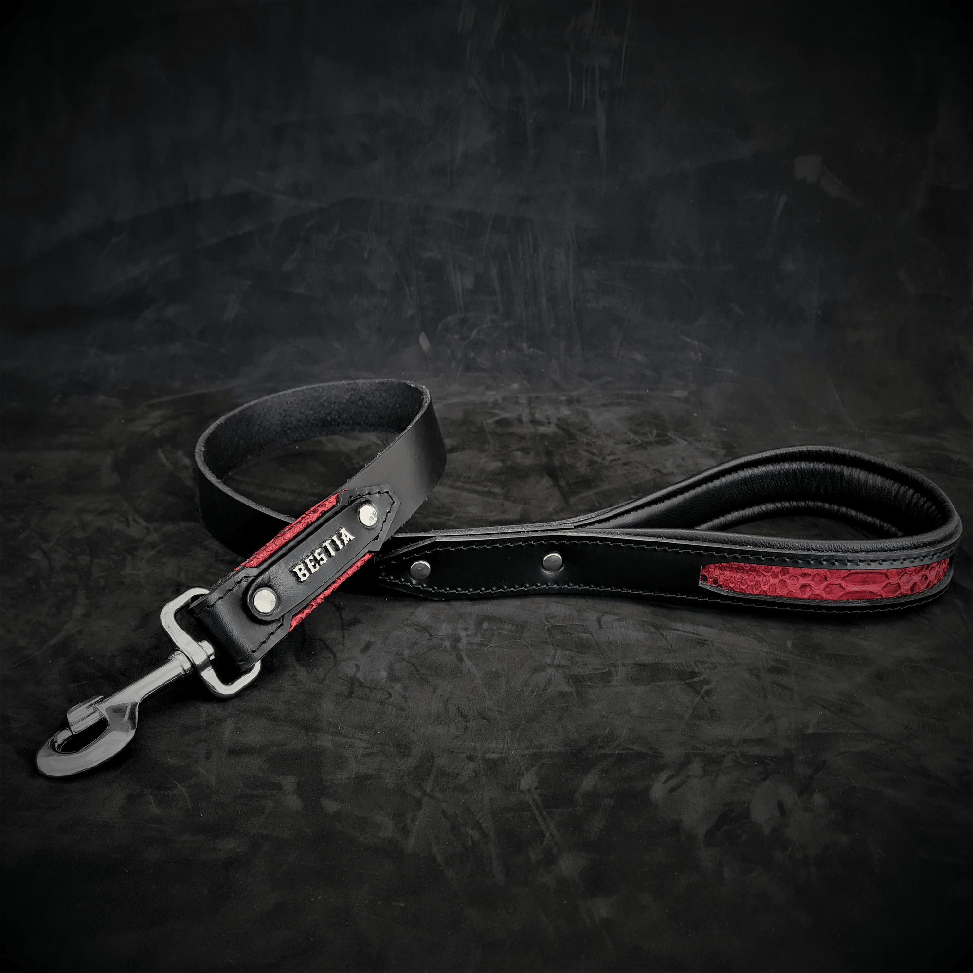 Bestia Red Dragon Leather Dog Leash