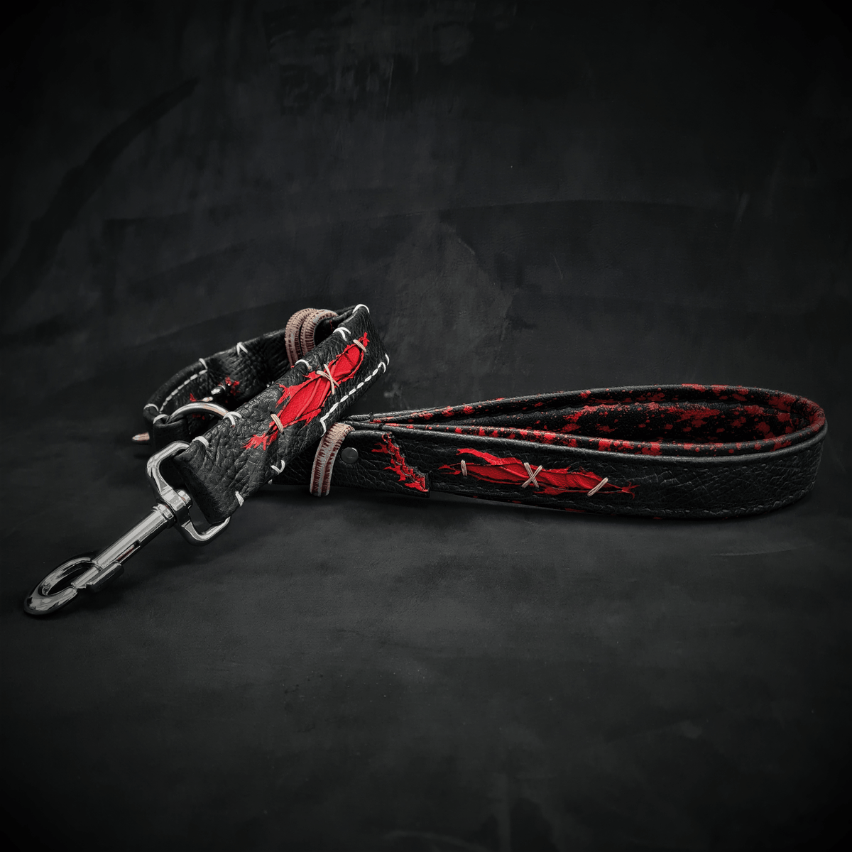 Bestia Haunted Leather Dog Leash