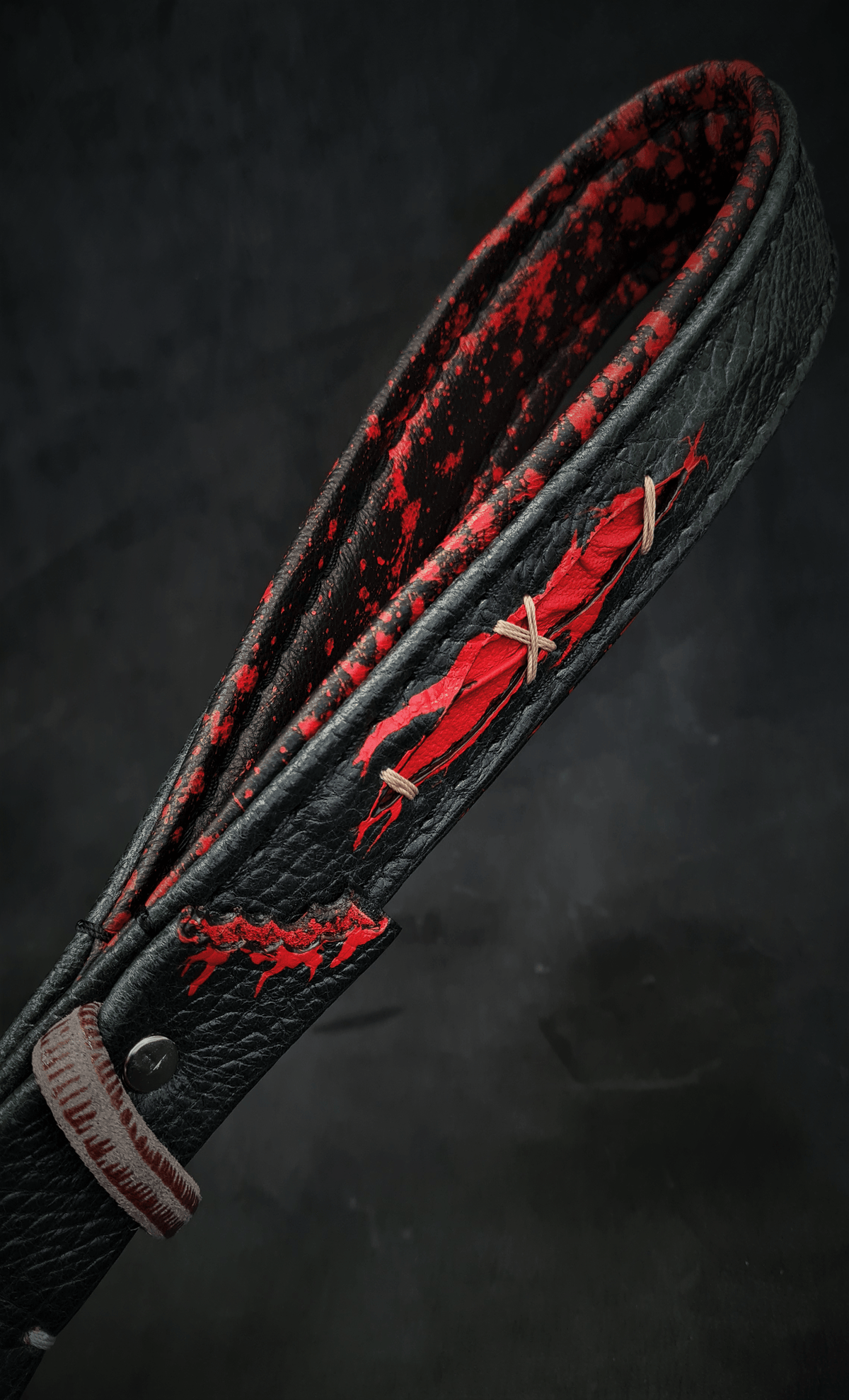 Bestia Haunted Leather Dog Leash