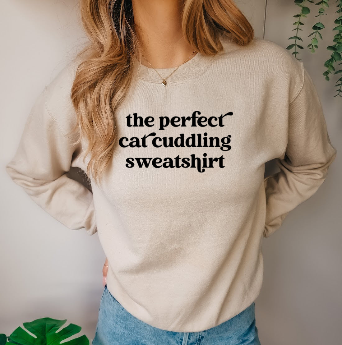 THE PERFECT CAT CUDDLING Sweatshirt Unisex Crew Neck Crewneck Sweatshirt