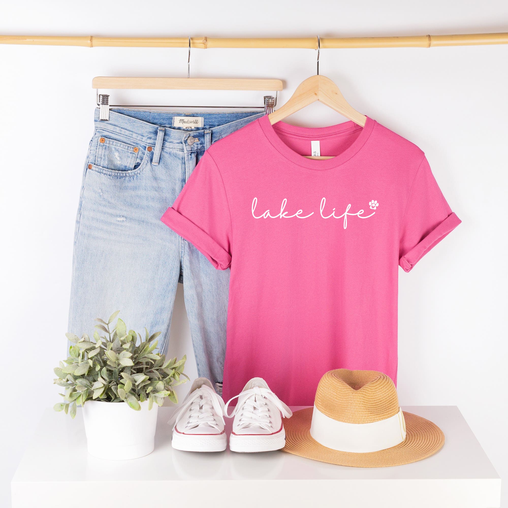 DOG MOM Sweatshirt Unisex Crew Neck Crewneck Sweatshirt People Shirt