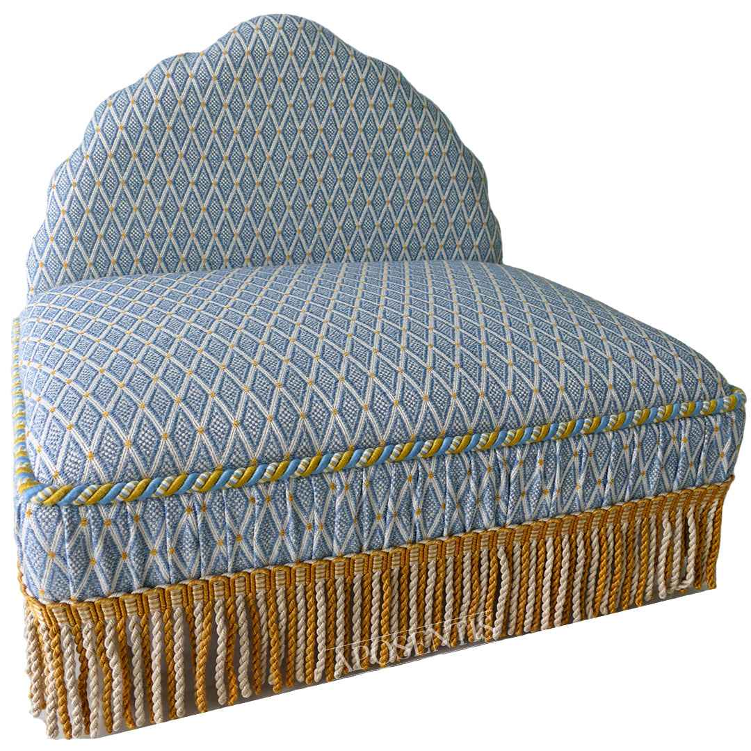 Maryam Shell Headboard Luxury Dog and Cat Bed
