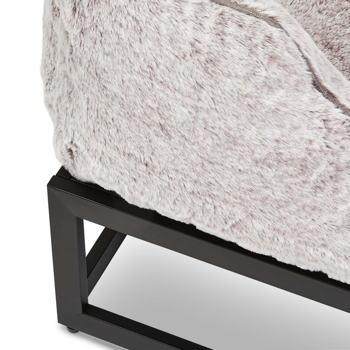 The FUZI Elevated Dog Bed