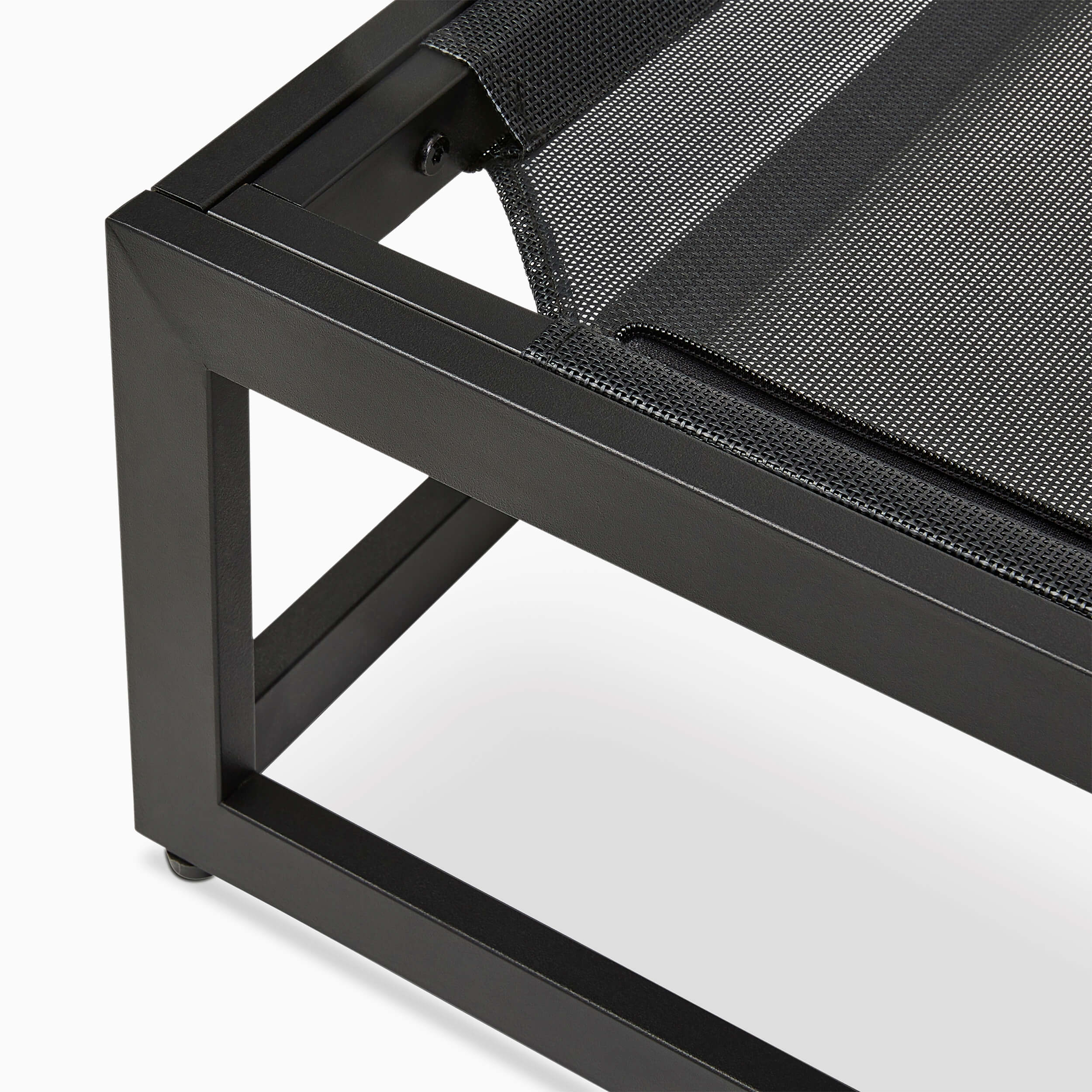 The FUZI Elevated Dog Bed