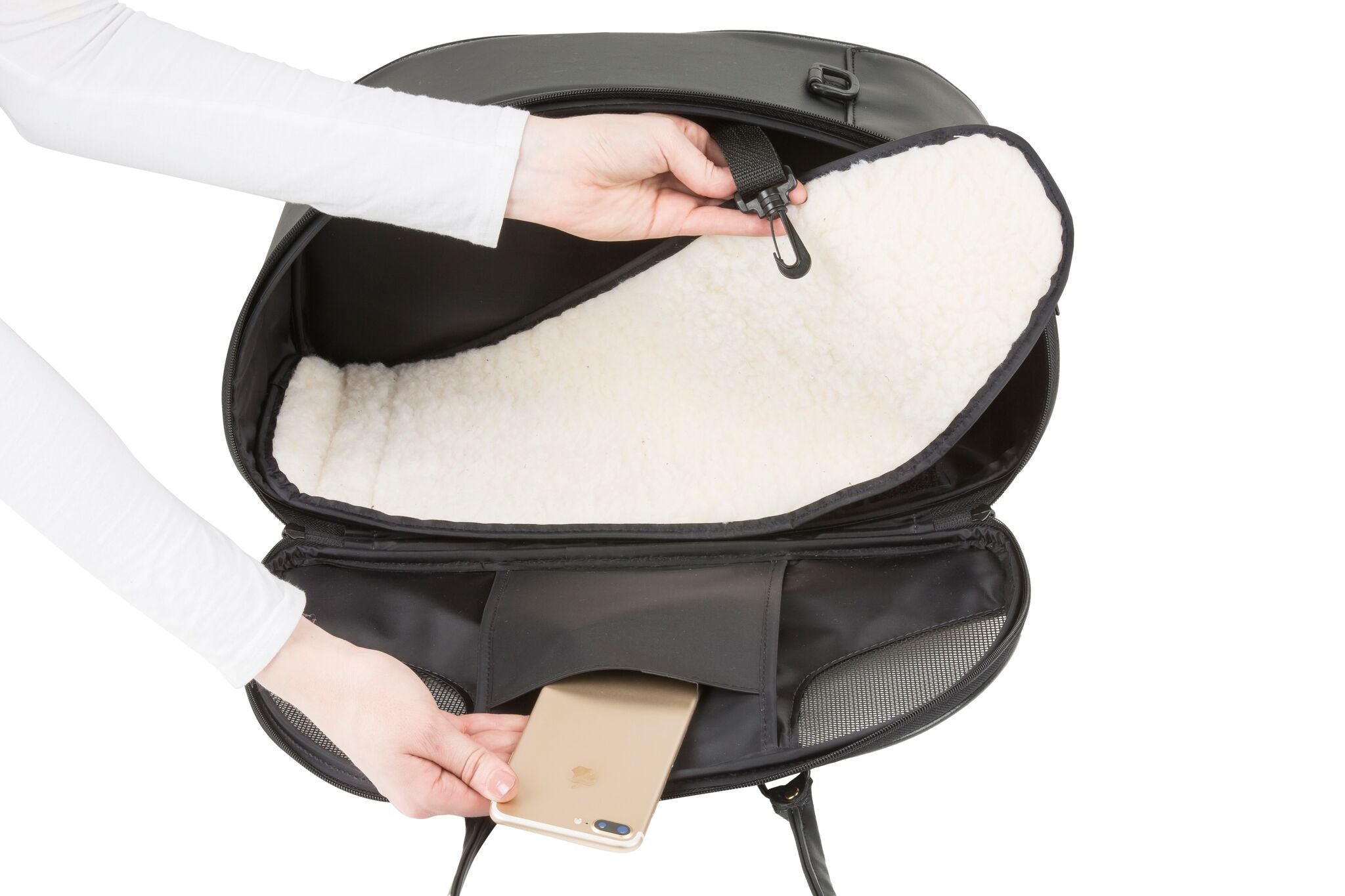 Roxy Black Pet Carrier