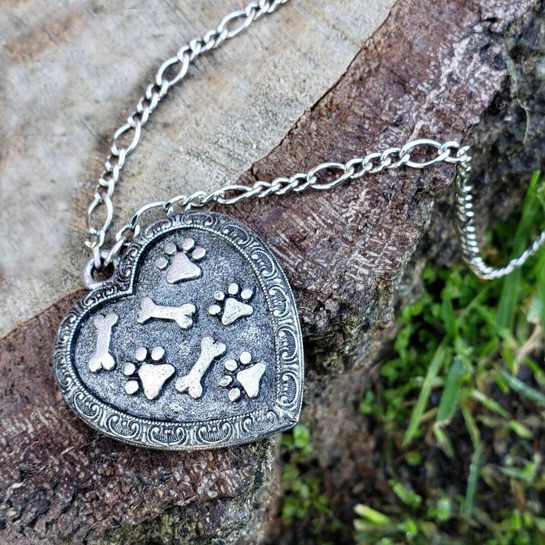 1928 Jewelry Pewter Heart Paws And Bones Pendant Necklace 28 Inch
