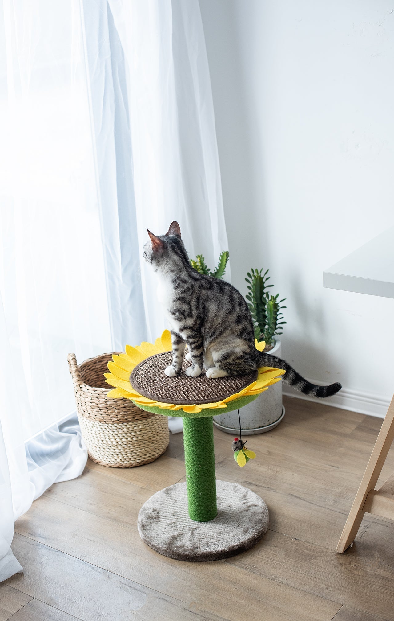 Cat Sunflower Tree Bed - Sisal Covered 2 in 1 Climbing Activity Tower