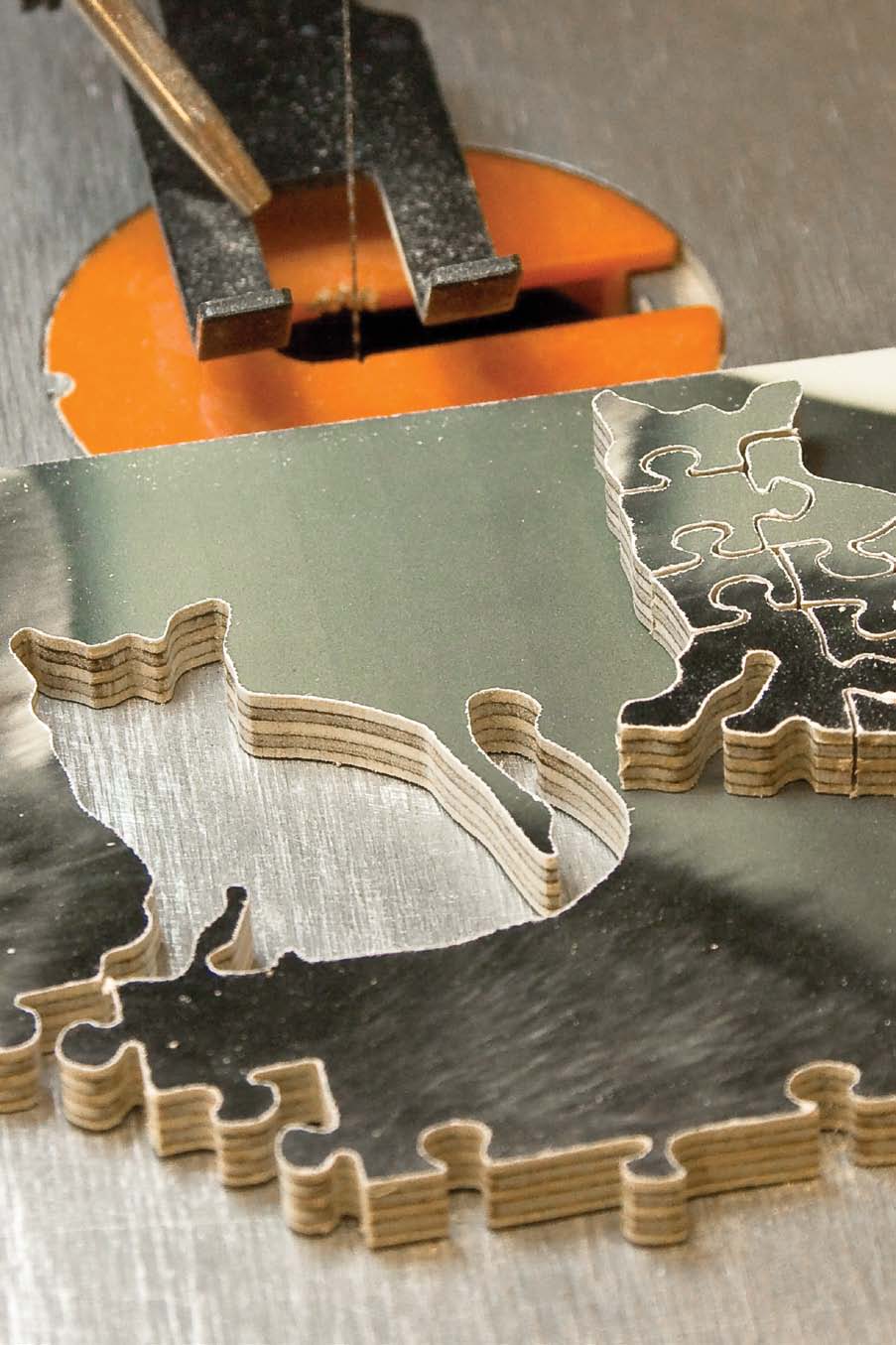 Making Wooden Jigsaw Puzzles