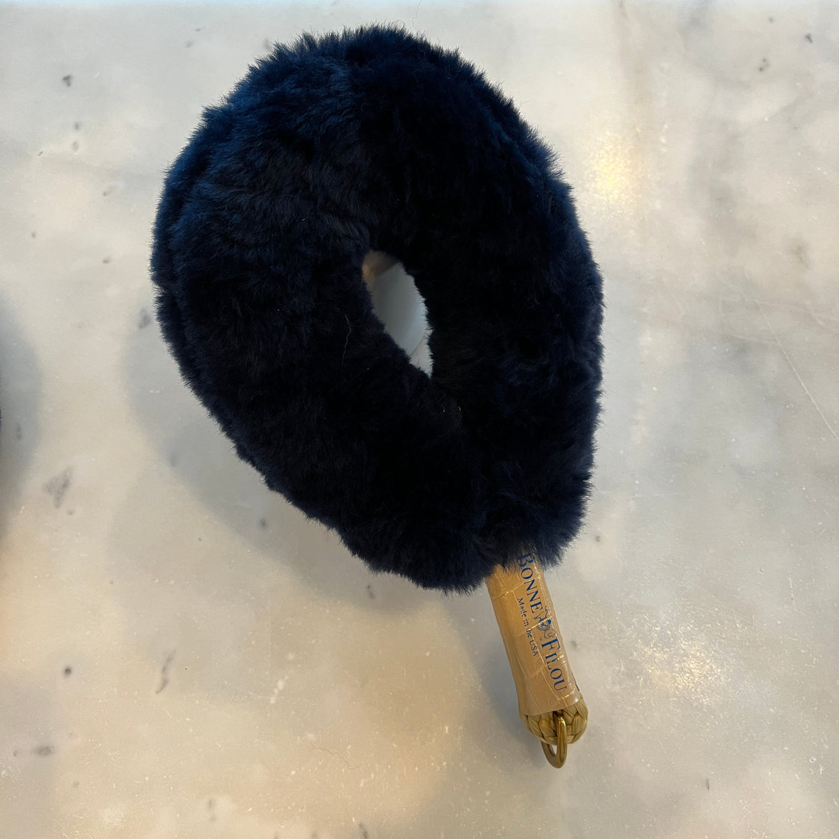 Bonne et Filou – Shearling Fur Dog Leash Grip