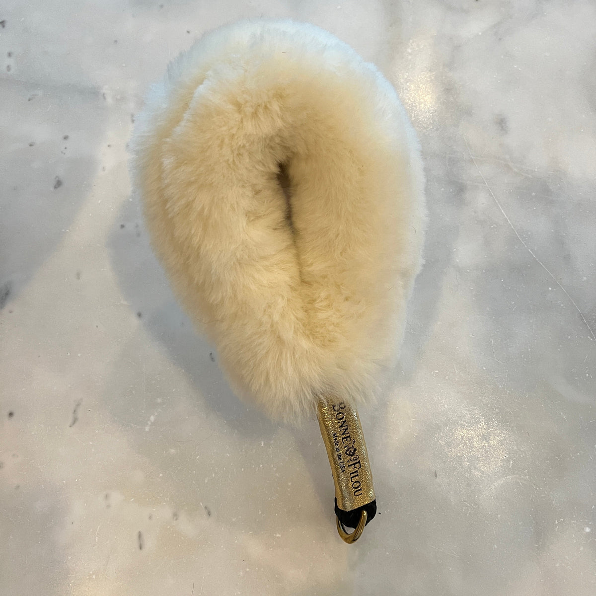 Bonne et Filou – Shearling Fur Dog Leash Grip