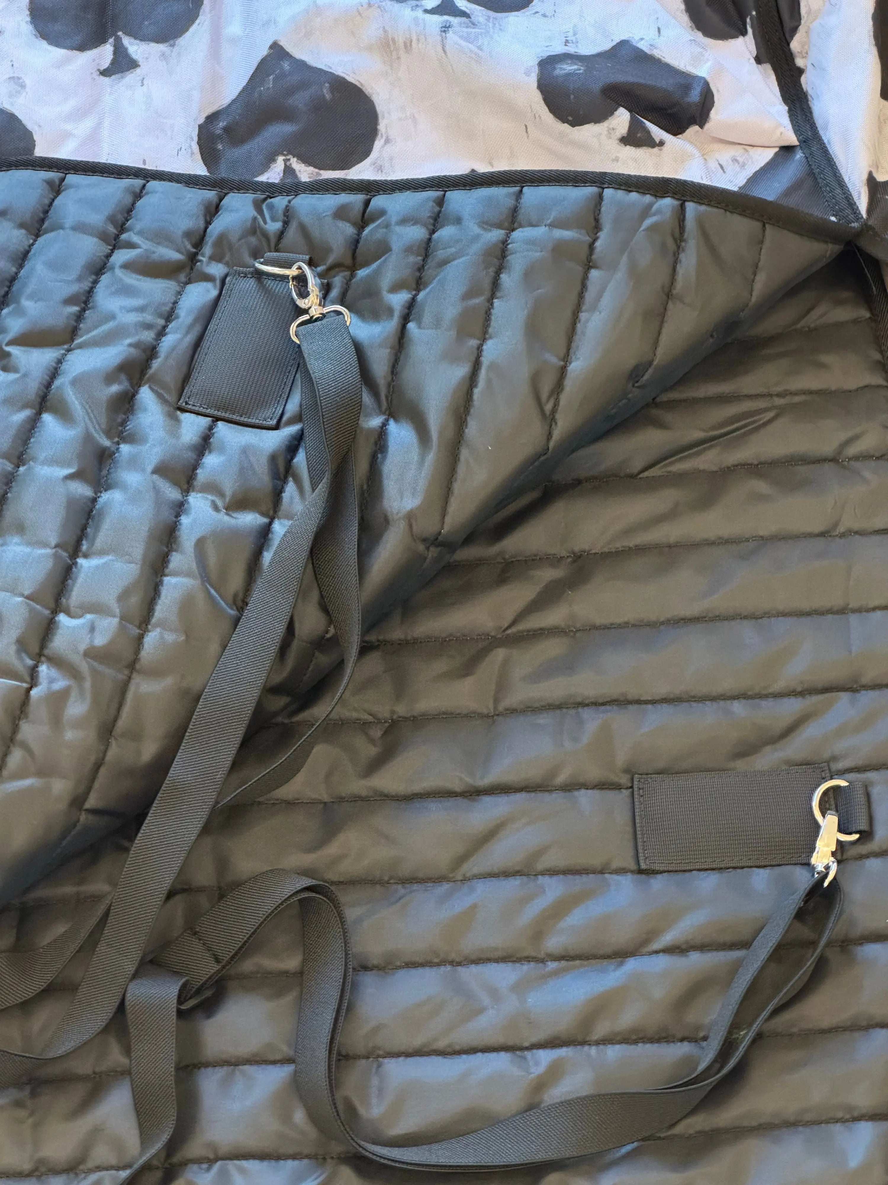 Smokin Spades 200g Medium Weight 1200 Denier Turnout Blanket | HT Animal Supply