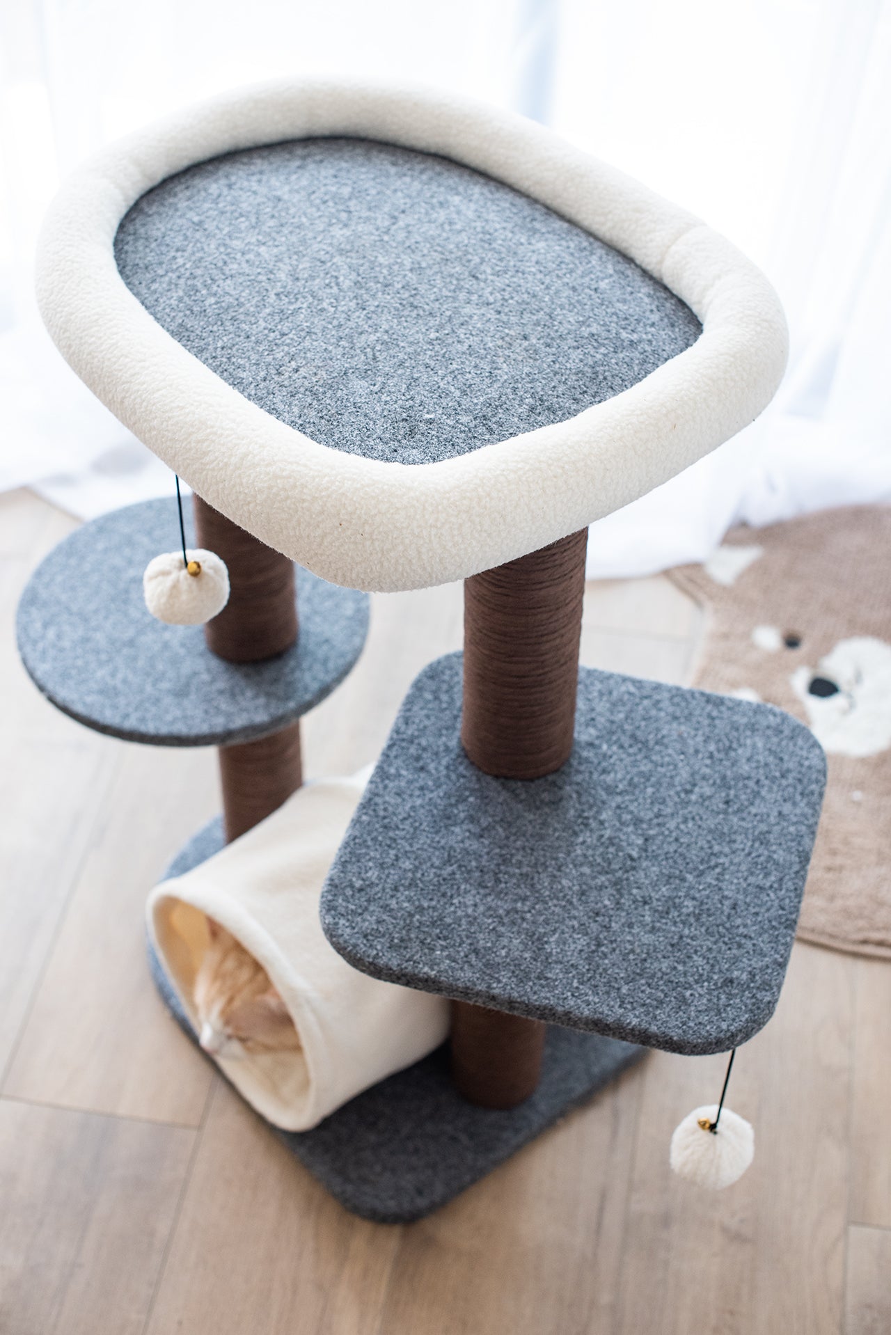 Lifted Multifunctional Cat Tree