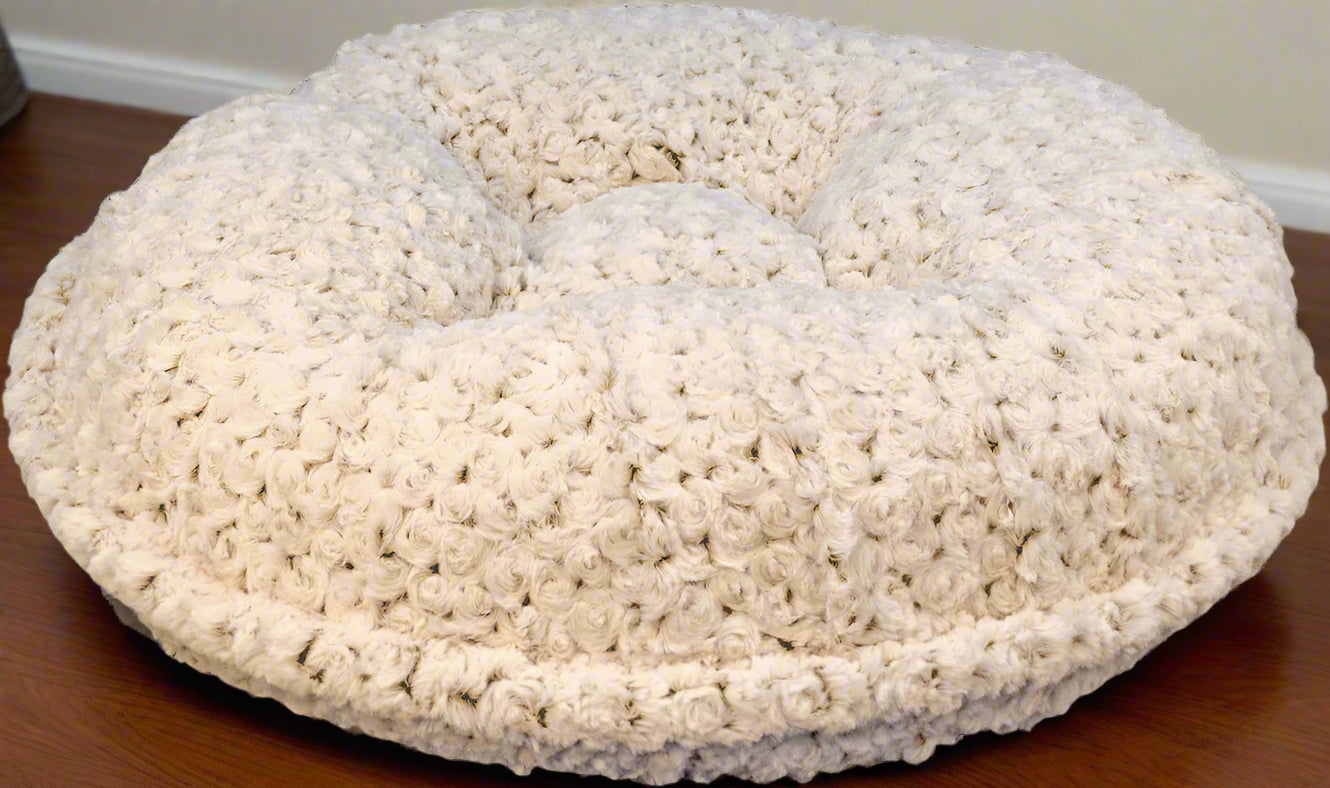 Chocolate/Beige Rosebud Bagel Bed