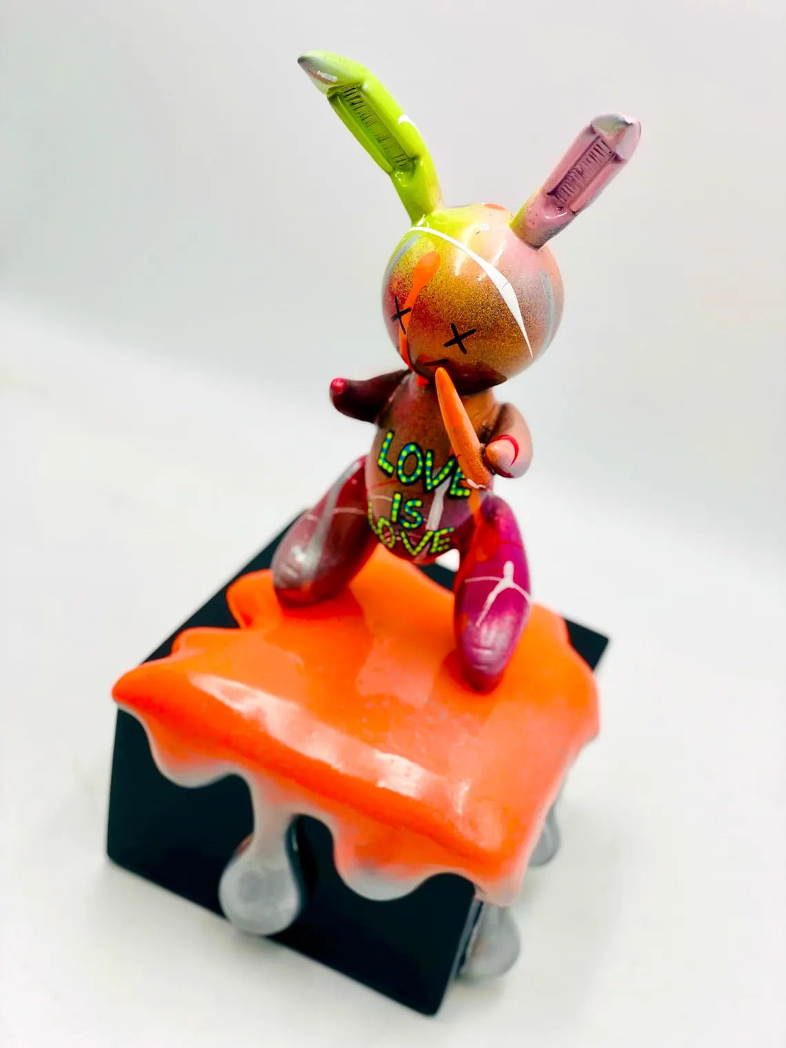 Contemporary Balloon Rabbit Statue