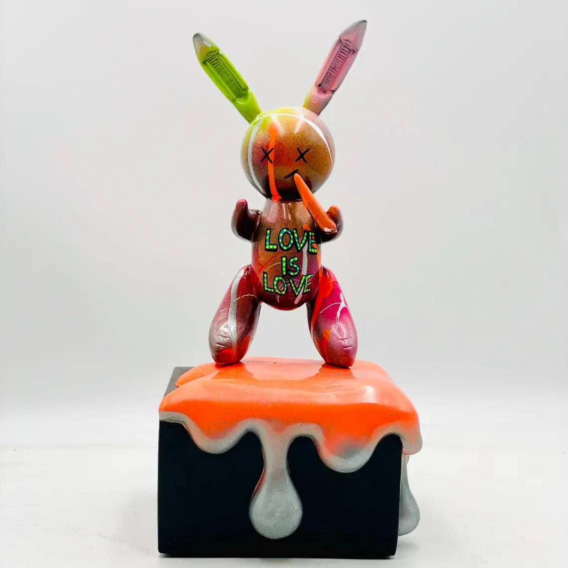 Contemporary Balloon Rabbit Statue