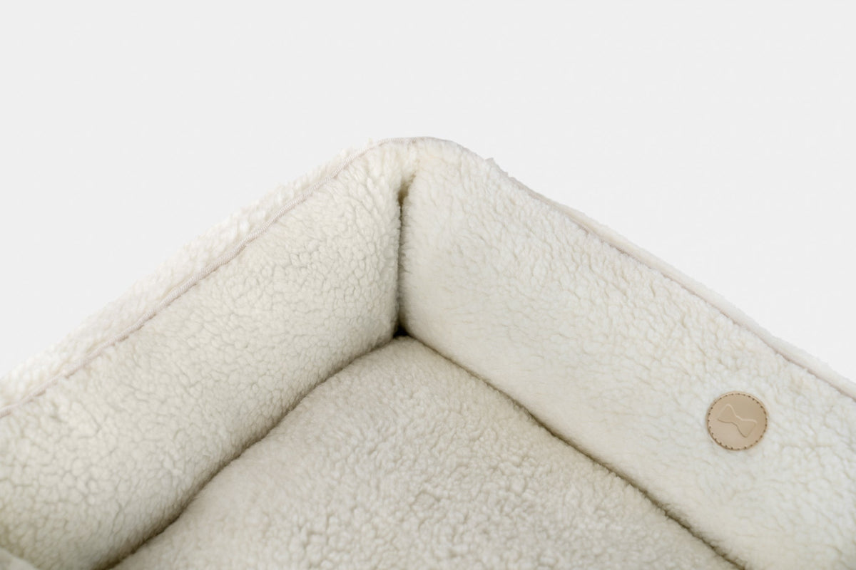 Chester & Lee | Furry Sleeper Dog Bed Beige | HT Animal Supply