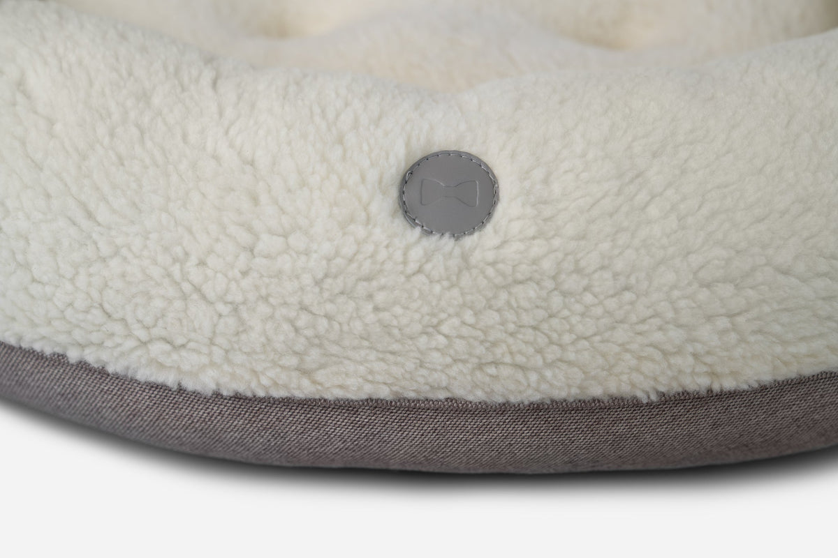 Chester & Lee | Furry Beige Donut Dog Bed | HT Animal Supply