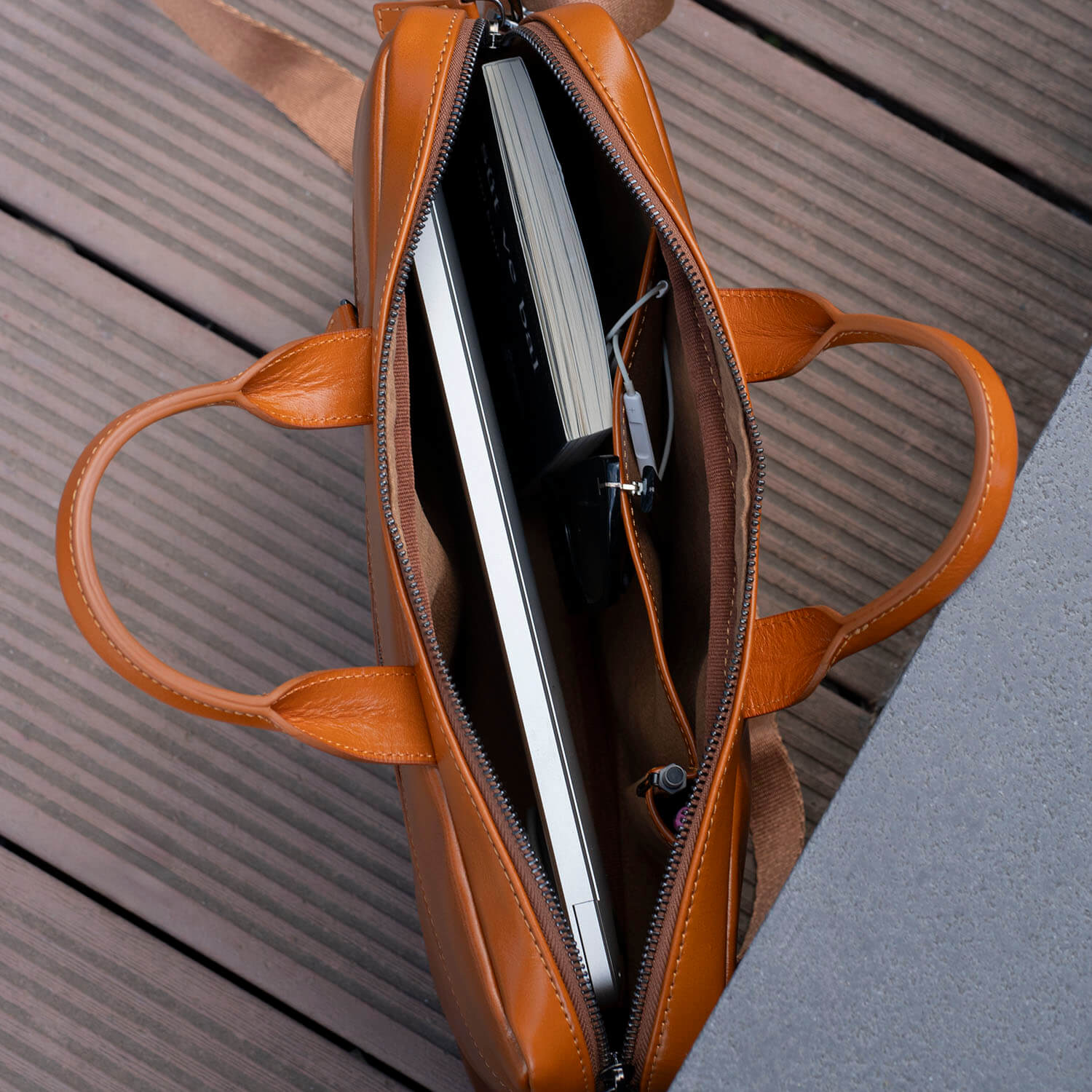 Classic Leather Laptop Bag Camel Brown Hollywood