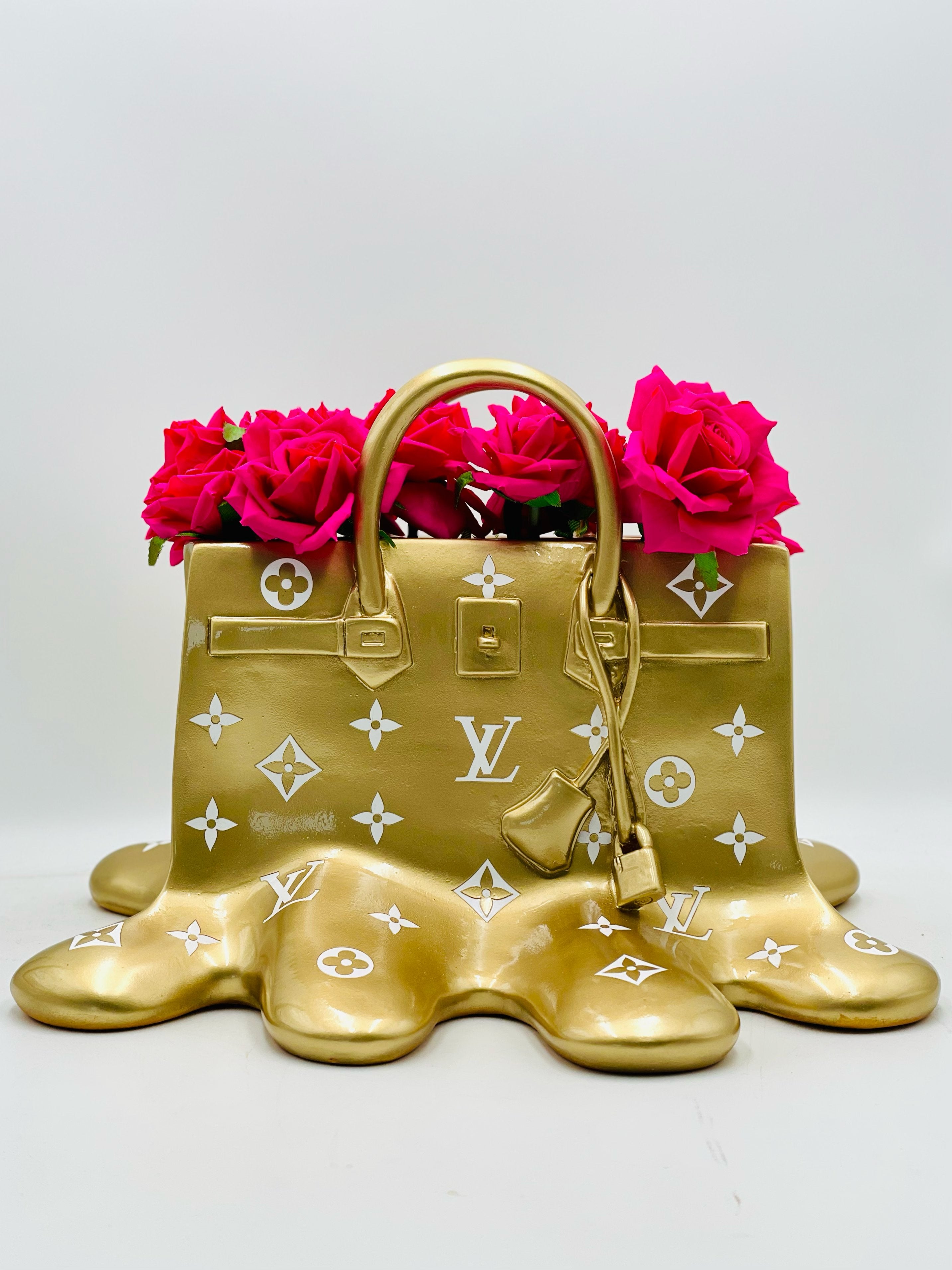 Golden Icon Bag Vase – Customizable Louis-Inspired Luxury Decor