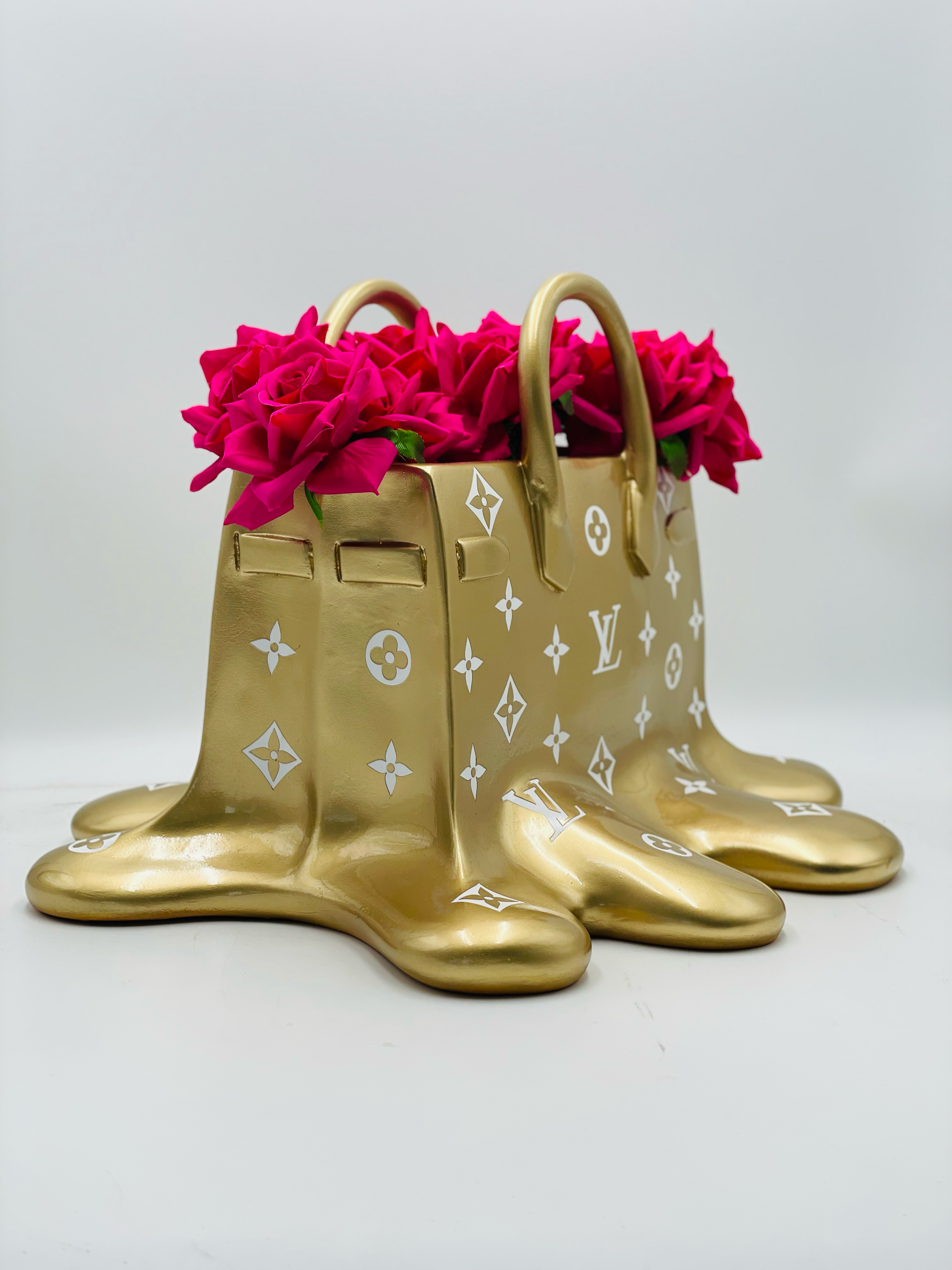 Golden Icon Bag Vase – Customizable Louis-Inspired Luxury Decor