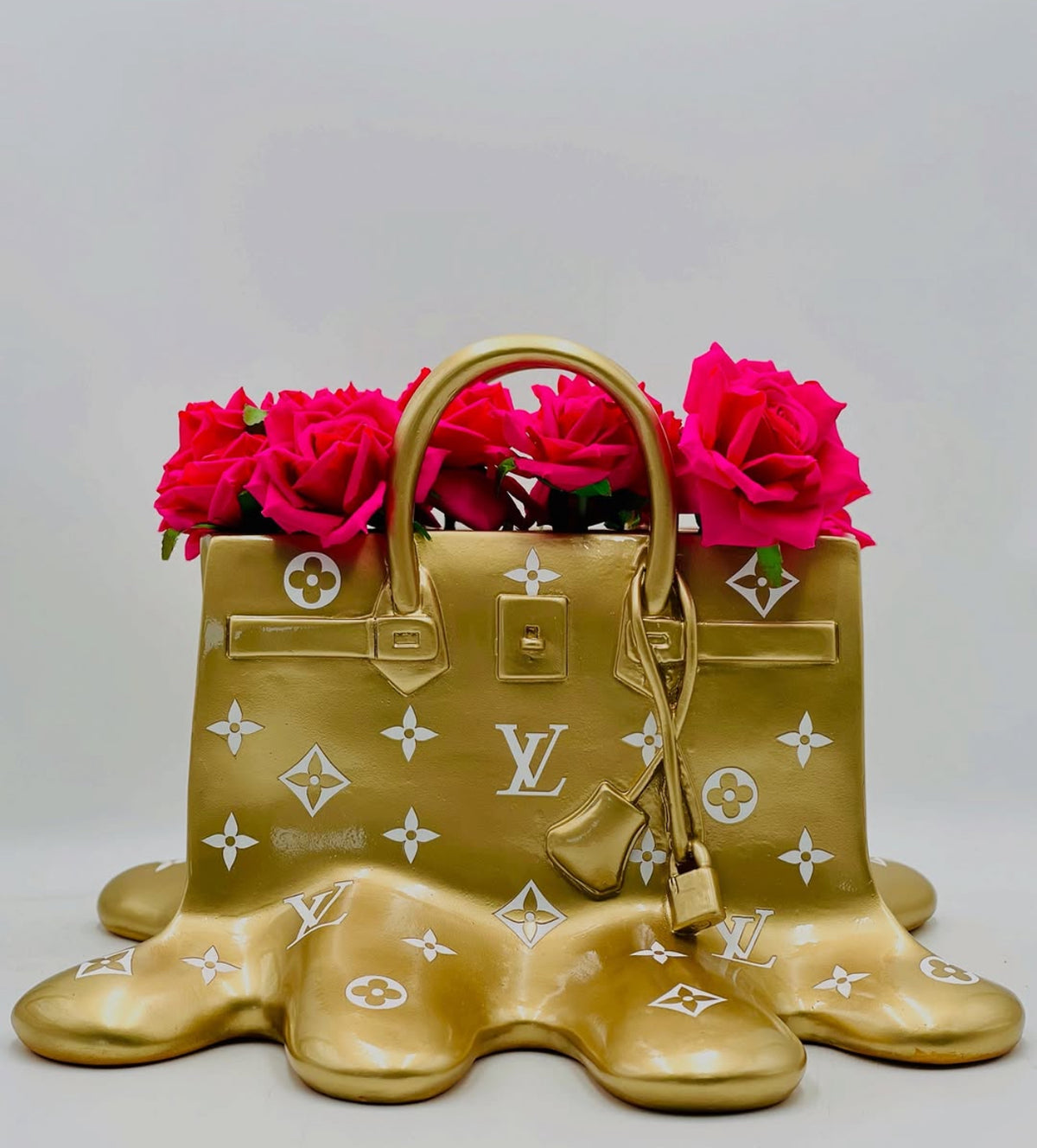 Golden Icon Bag Vase – Customizable Louis-Inspired Luxury Decor