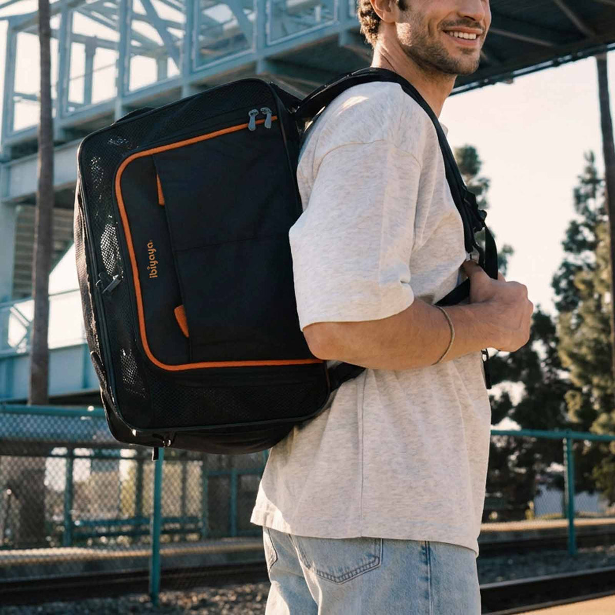 ibiyaya JetPaw Expandable In-Cabin Pet Carrier Backpack Airline-Approved Travel Backpack for Dogs & Cats