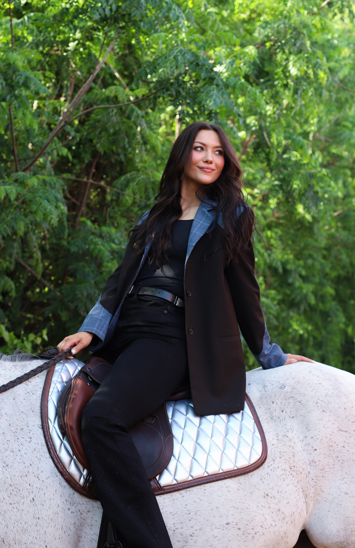 San Eligius chrome quilted jump saddle pad with brown crocodile piping, quilted texture detail