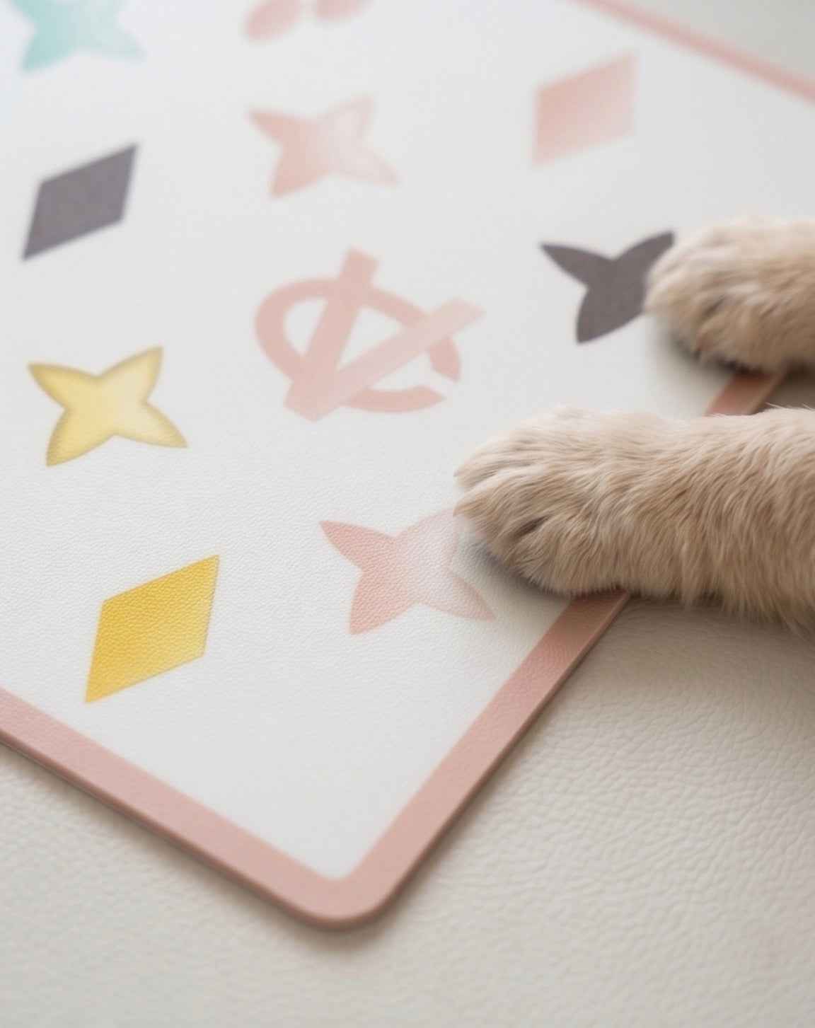 Haute Diggity Dog White Chewy Vuiton Placemat