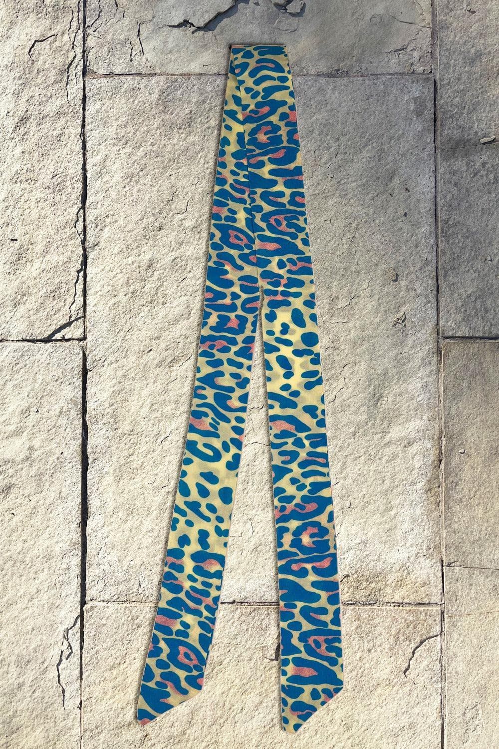 Shaya Handle Twilly in Blue Leopard Silk 