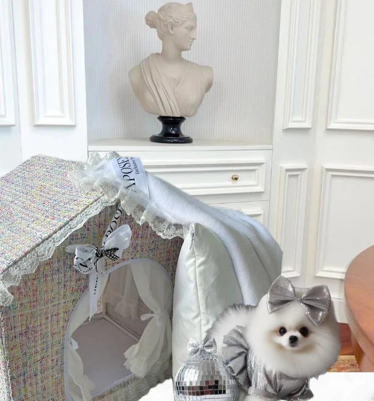 Como Triangle Luxury Dog and Cat Bed