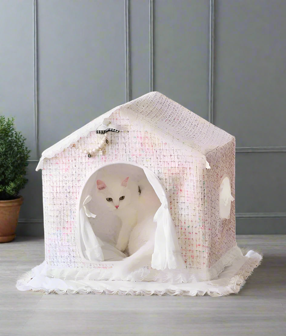 Como Triangle Luxury Dog and Cat Bed