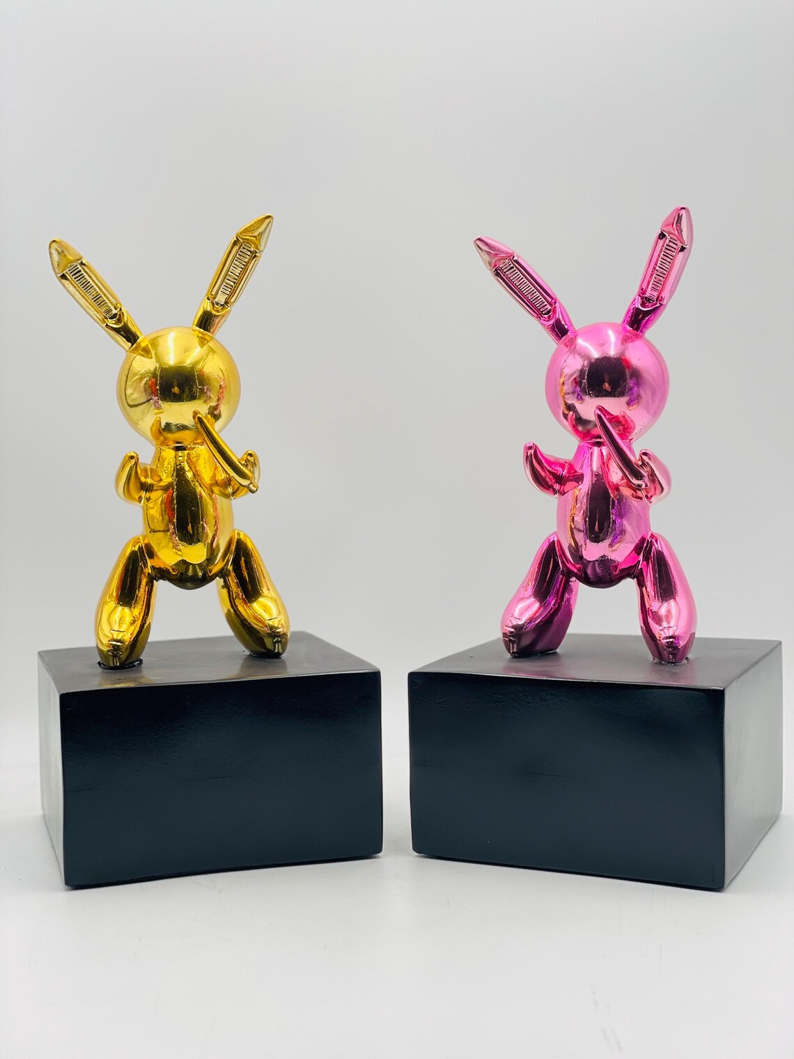 Luxury Pink Rabbit Balloon Sculpture