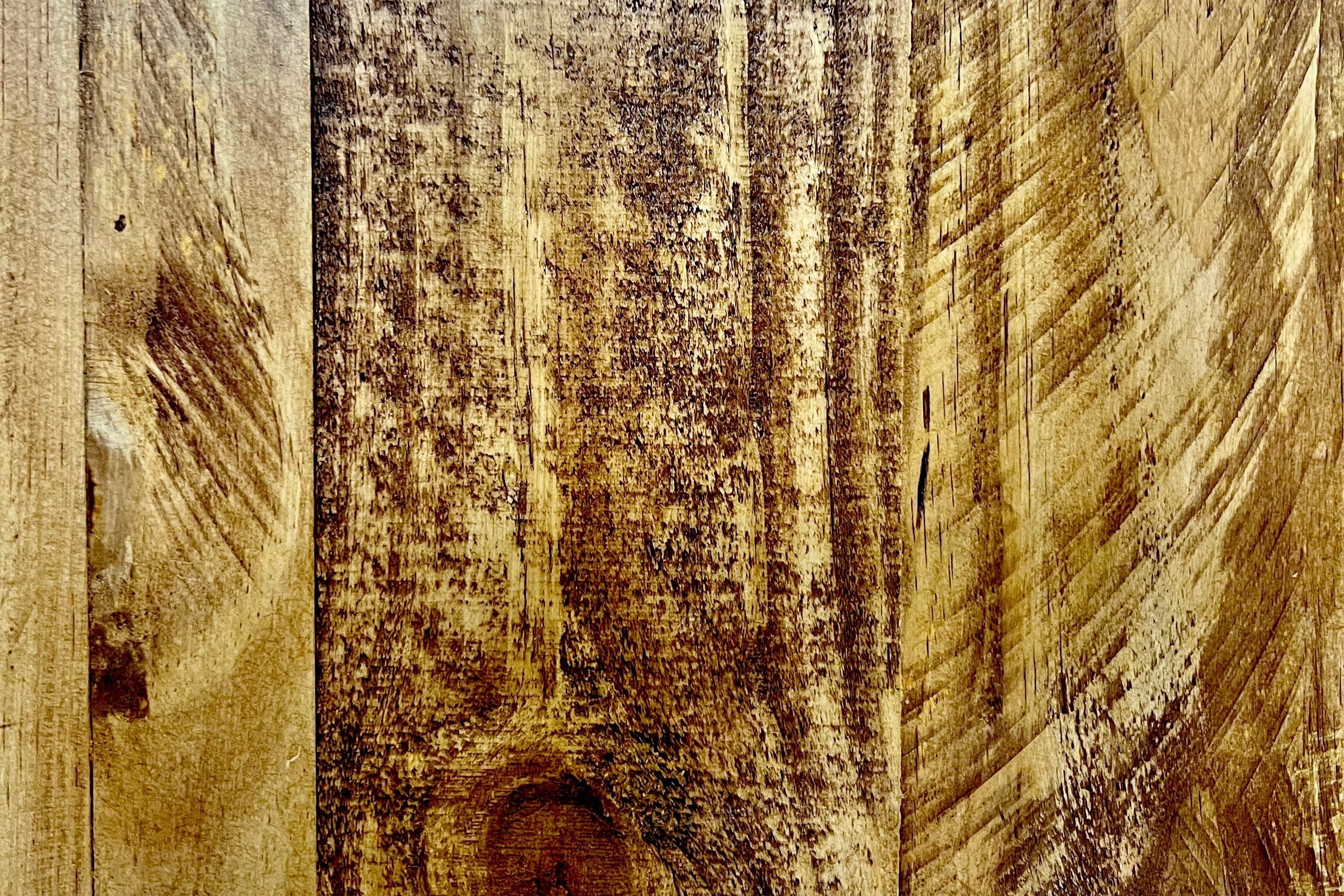 Oasis Small Rustic Dog Wood Kennel in Medium Wax