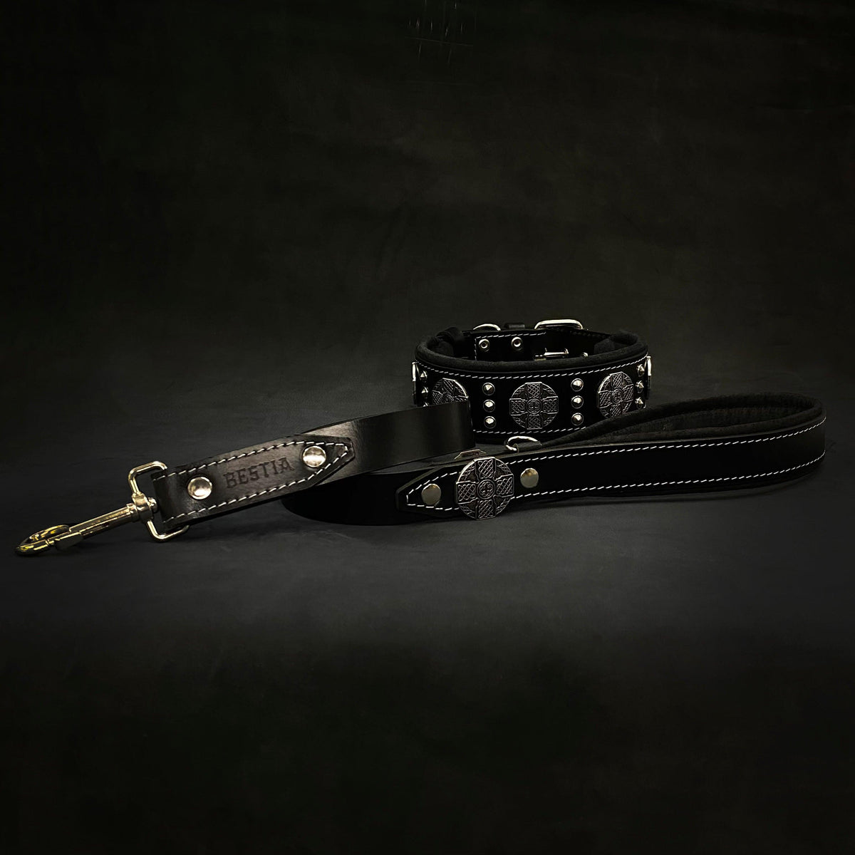 Bestia Maximus 2.5-Inch Wide Black & Silver Leather Dog Collar
