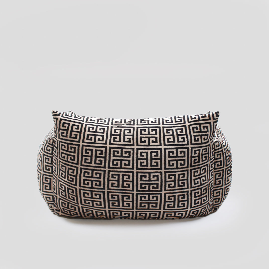 Hello Doggie Obsidian Sofa Silk Black and Tan Dog Bed