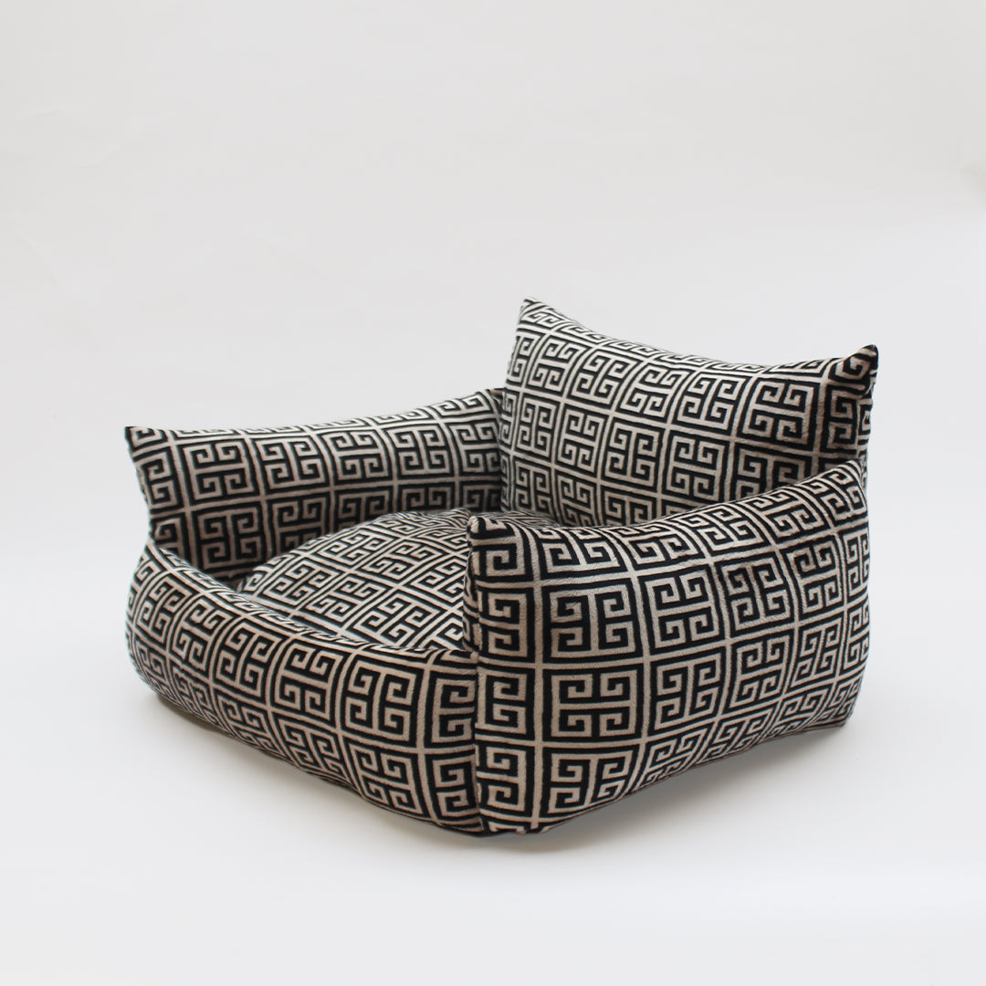 Hello Doggie Obsidian Sofa Silk Black and Tan Dog Bed