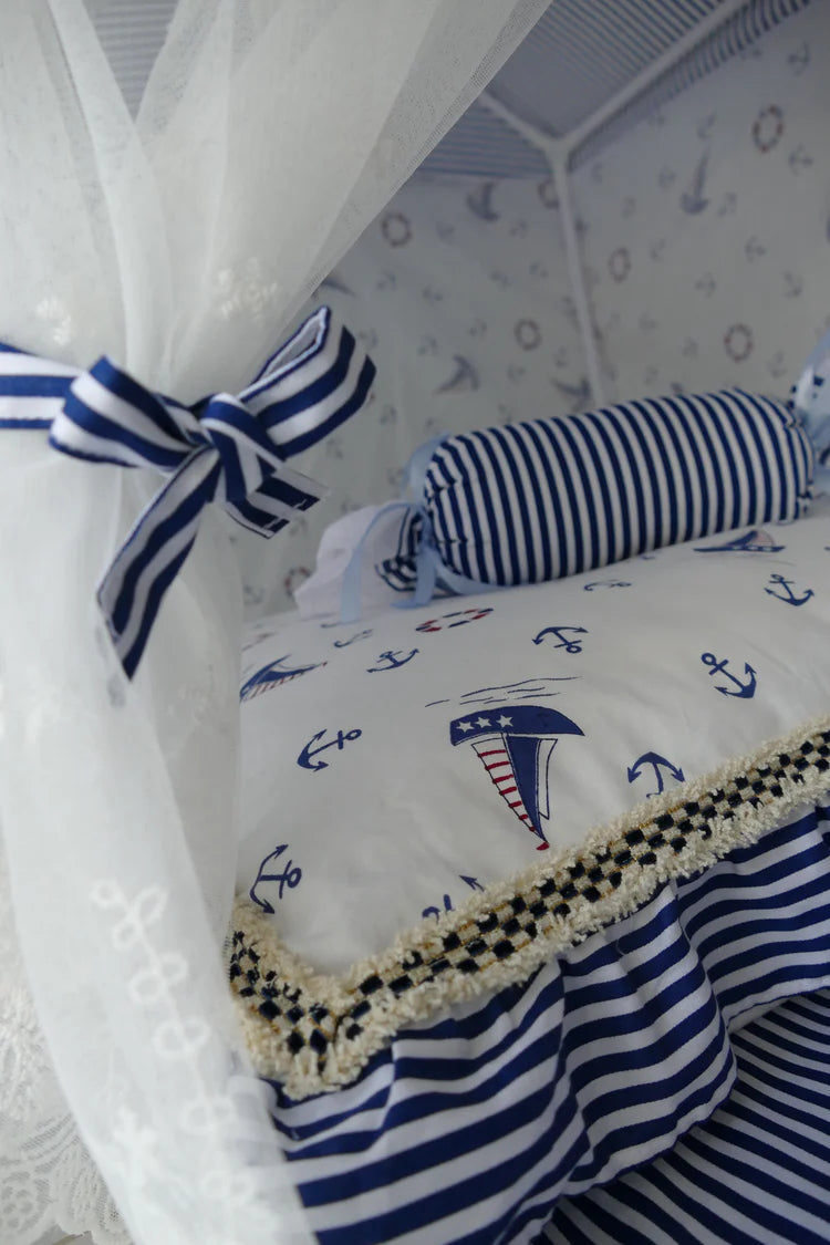 Palacio Amor Coastal Luxury Dog and Cat Tent Bed