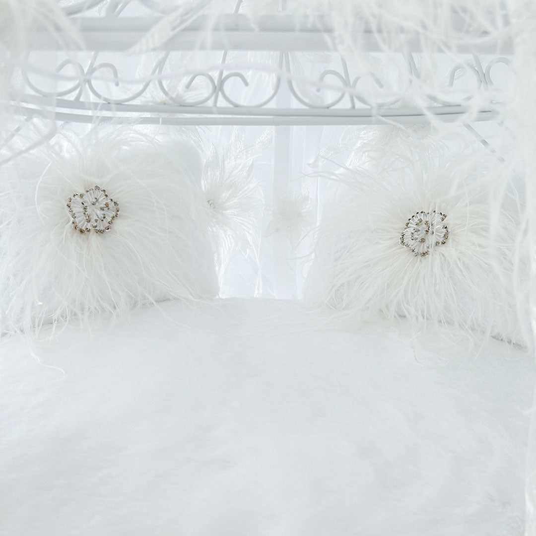 Hello Doggie Prima Donna Faux Fur White Dog Carriage Bed