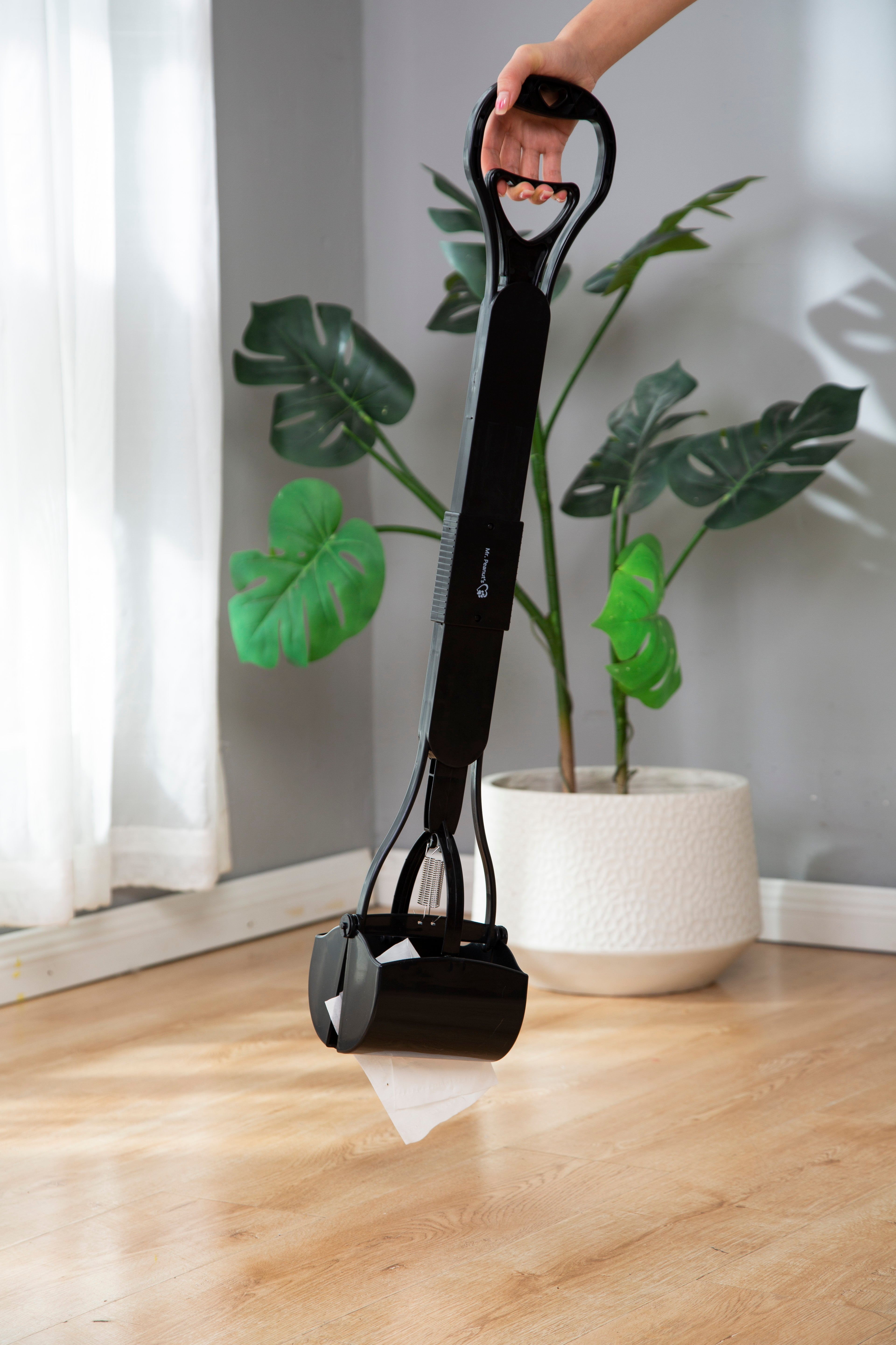 Mr. Peanuts 32" Tall Profile Pooper Scooper