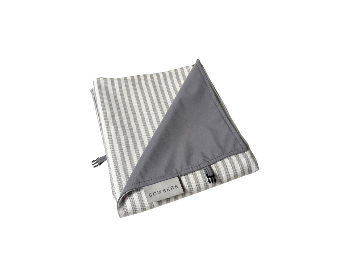 Bowsers SUV Cargo Lounger Reversible Blanket Topper